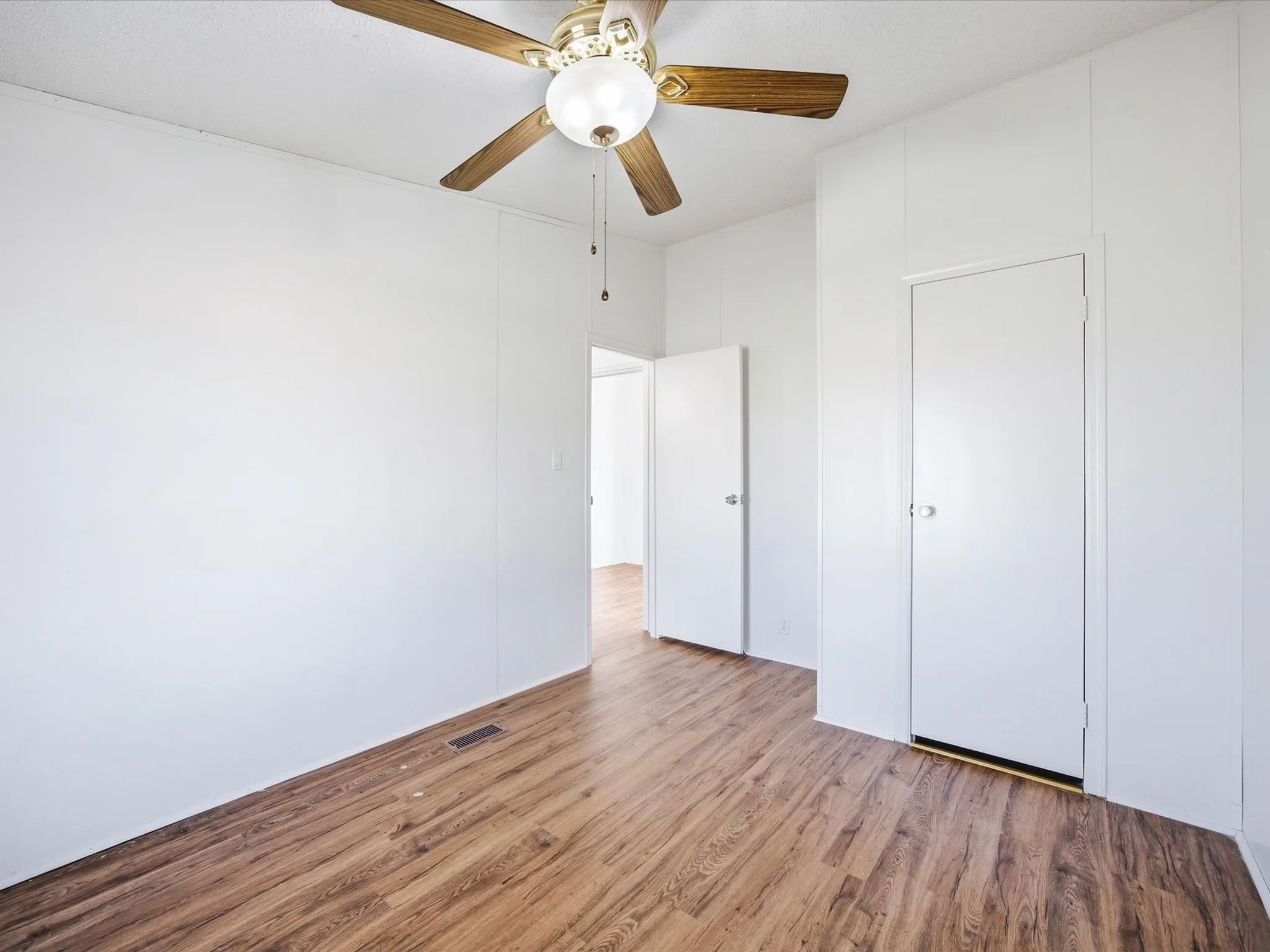 Manufactured Home For Rent in Johnson County , 3817 County Road 616, Alvarado, Texas 76009, 3 Bedroom, 2 Bathroom, Garage spaces, 1,624 Sqft, built in 1993, mls#21393996, Real Estate Agent in Alvarado, Homes For Rent in Johnson county, Homes For Rent in Alvarado, Realtor in Alvarado Texas, Real Estate Brokerage Independent Realty Texas, Luminita Cordes Realtor