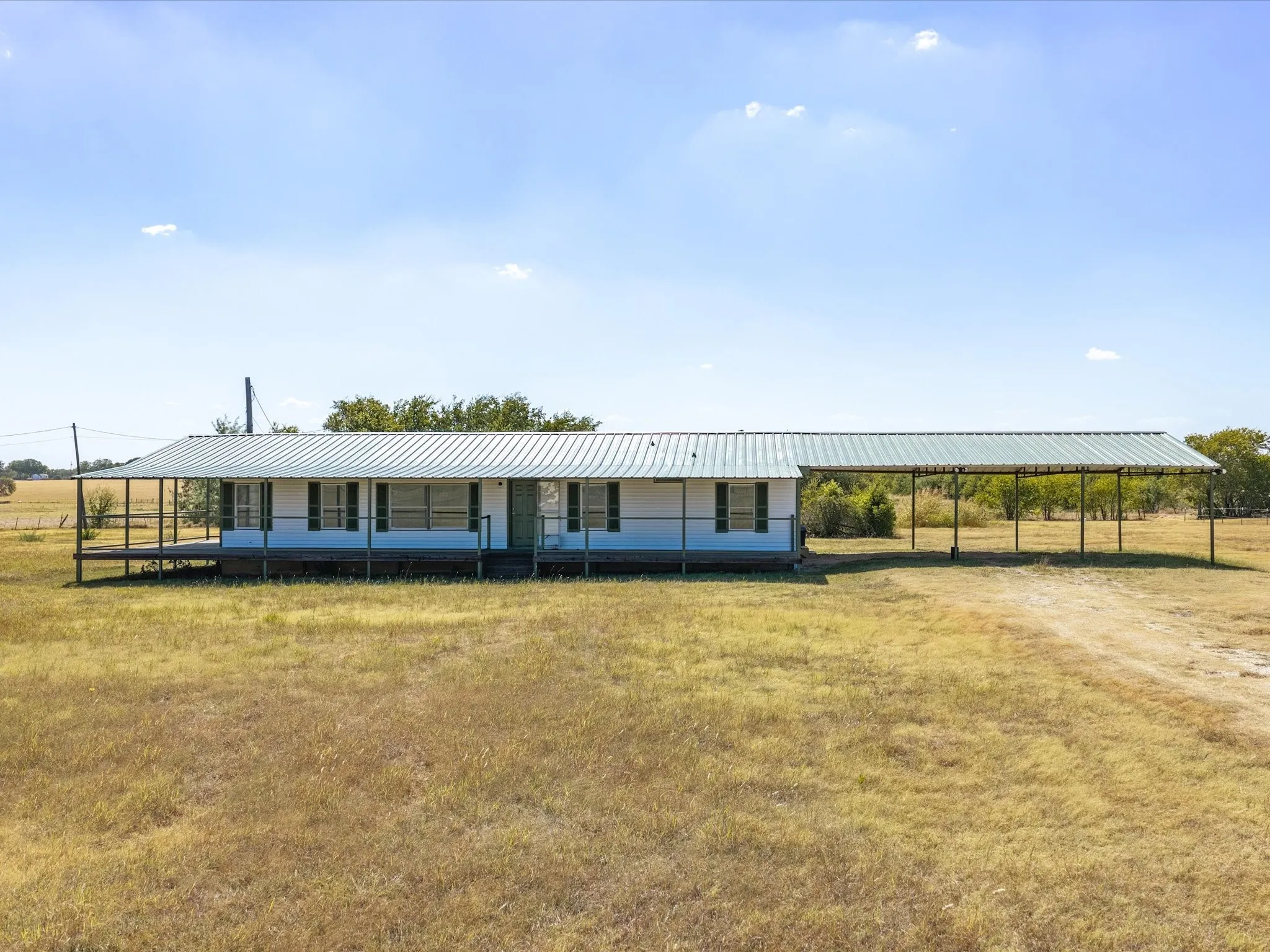 Manufactured Home For Rent in Johnson County , 3817 County Road 616, Alvarado, Texas 76009, 3 Bedroom, 2 Bathroom, Garage spaces, 1,624 Sqft, built in 1993, mls#21393996, Real Estate Agent in Alvarado, Homes For Rent in Johnson county, Homes For Rent in Alvarado, Realtor in Alvarado Texas, Real Estate Brokerage Independent Realty Texas, Luminita Cordes Realtor