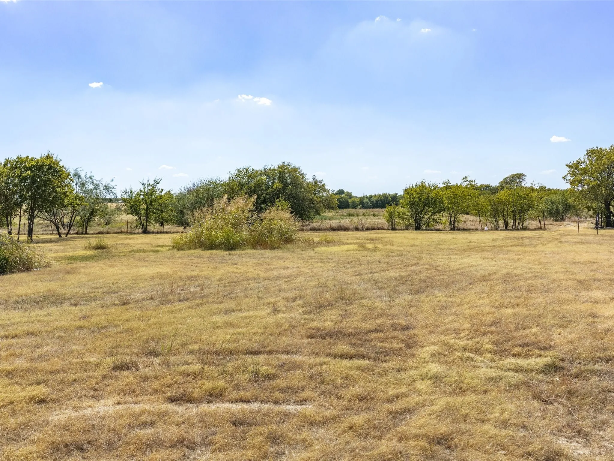 Manufactured Home For Rent in Johnson County , 3817 County Road 616, Alvarado, Texas 76009, 3 Bedroom, 2 Bathroom, Garage spaces, 1,624 Sqft, built in 1993, mls#21393996, Real Estate Agent in Alvarado, Homes For Rent in Johnson county, Homes For Rent in Alvarado, Realtor in Alvarado Texas, Real Estate Brokerage Independent Realty Texas, Luminita Cordes Realtor