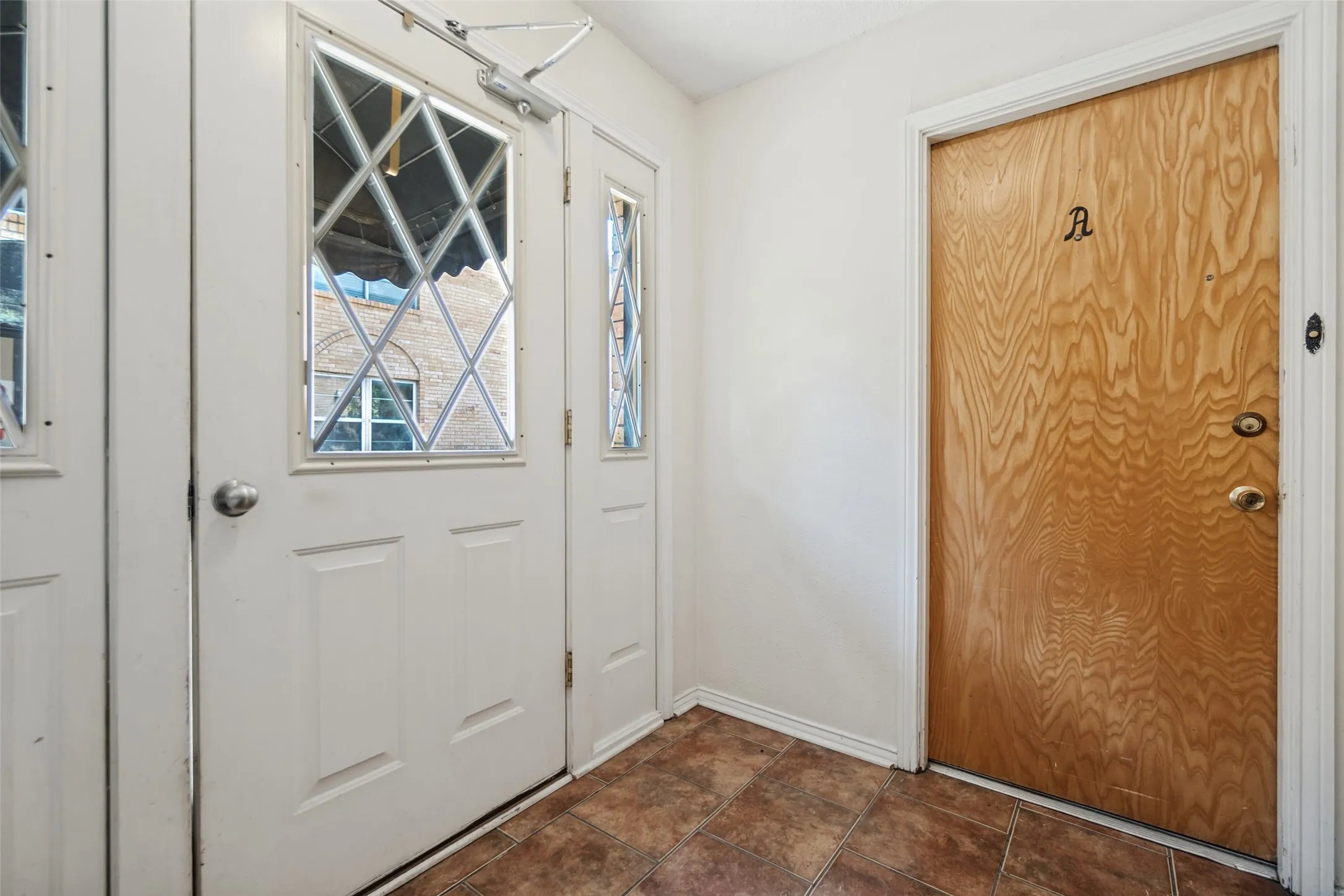 Condominium For Sale in Dallas County , 5811 Sandhurst Lane A, Dallas, Texas 75206, 2 Bedroom, 2 Bathroom, Garage spaces, 1,166 Sqft, built in 1967, mls#21388373, Real Estate Agent in Dallas, Homes For Sale in Dallas county, Homes For Sale in Dallas, Realtor in Dallas Texas, Real Estate Brokerage Independent Realty Texas, Luminita Cordes Realtor