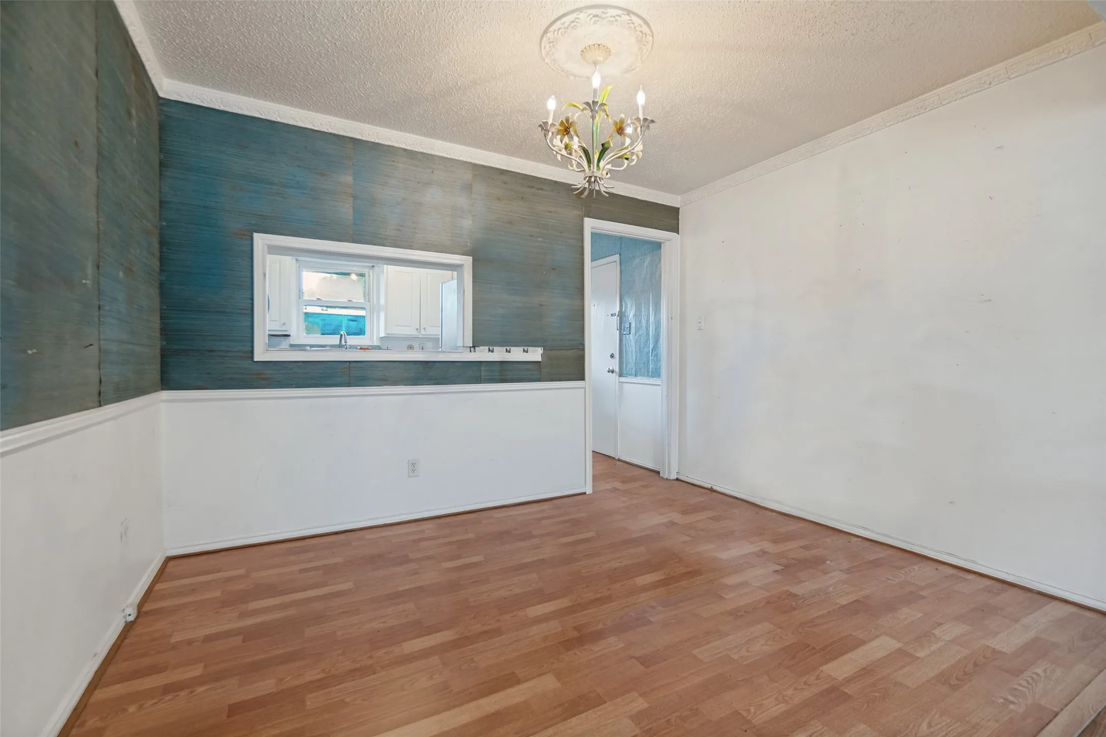 Condominium For Sale in Dallas County , 5811 Sandhurst Lane A, Dallas, Texas 75206, 2 Bedroom, 2 Bathroom, Garage spaces, 1,166 Sqft, built in 1967, mls#21388373, Real Estate Agent in Dallas, Homes For Sale in Dallas county, Homes For Sale in Dallas, Realtor in Dallas Texas, Real Estate Brokerage Independent Realty Texas, Luminita Cordes Realtor