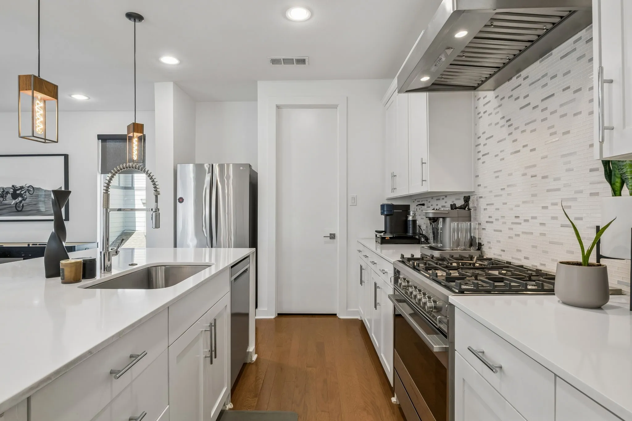 Condominium For Sale in Dallas County , 1925 California Drive 1, Dallas, Texas 75204, 2 Bedroom, 3 Bathroom, 2 Garage spaces, 1,856 Sqft, built in 2019, mls#21392309, Real Estate Agent in Dallas, Homes For Sale in Dallas county, Homes For Sale in Dallas, Realtor in Dallas Texas, Real Estate Brokerage Independent Realty Texas, Luminita Cordes Realtor