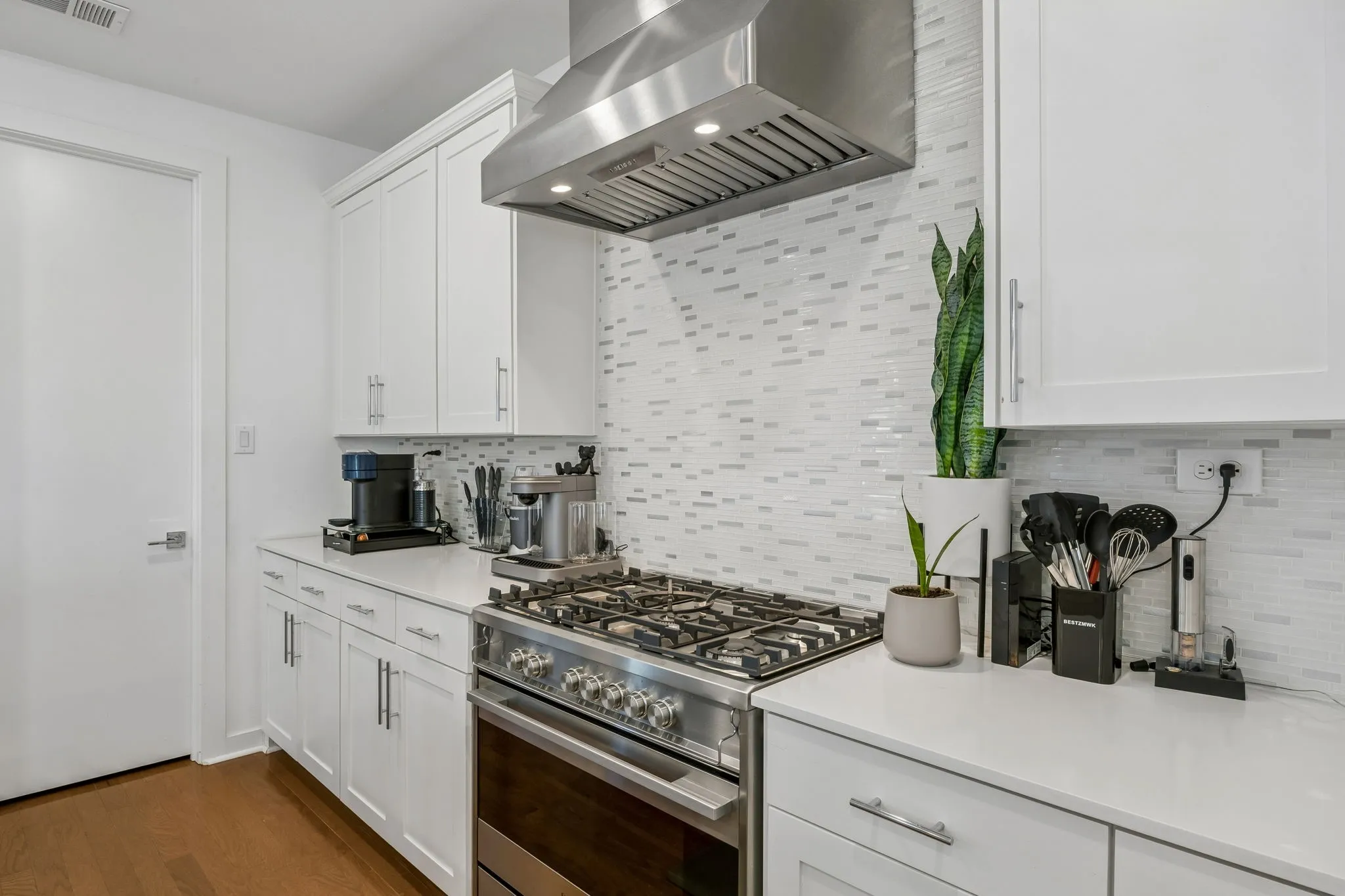 Condominium For Sale in Dallas County , 1925 California Drive 1, Dallas, Texas 75204, 2 Bedroom, 3 Bathroom, 2 Garage spaces, 1,856 Sqft, built in 2019, mls#21392309, Real Estate Agent in Dallas, Homes For Sale in Dallas county, Homes For Sale in Dallas, Realtor in Dallas Texas, Real Estate Brokerage Independent Realty Texas, Luminita Cordes Realtor