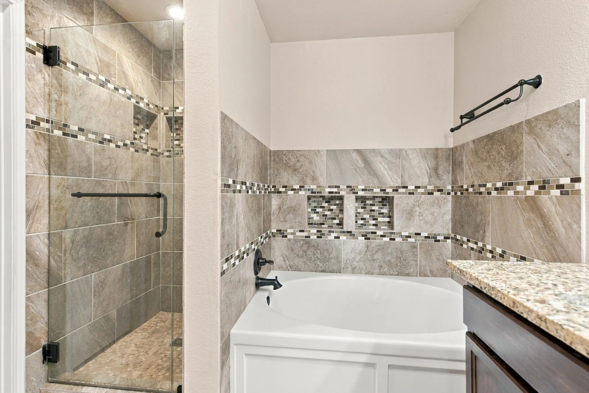 Single Family Residence For Sale in Denton County , 1409 Ridgecrest Drive, Little Elm, Texas 75068, 4 Bedroom, 3 Bathroom, 2 Garage spaces, 2,566 Sqft, built in 2001, mls#21394109, Real Estate Agent in Little Elm, Homes For Sale in Denton county, Homes For Sale in Little Elm, Realtor in Little Elm Texas, Real Estate Brokerage Independent Realty Texas, Luminita Cordes Realtor
