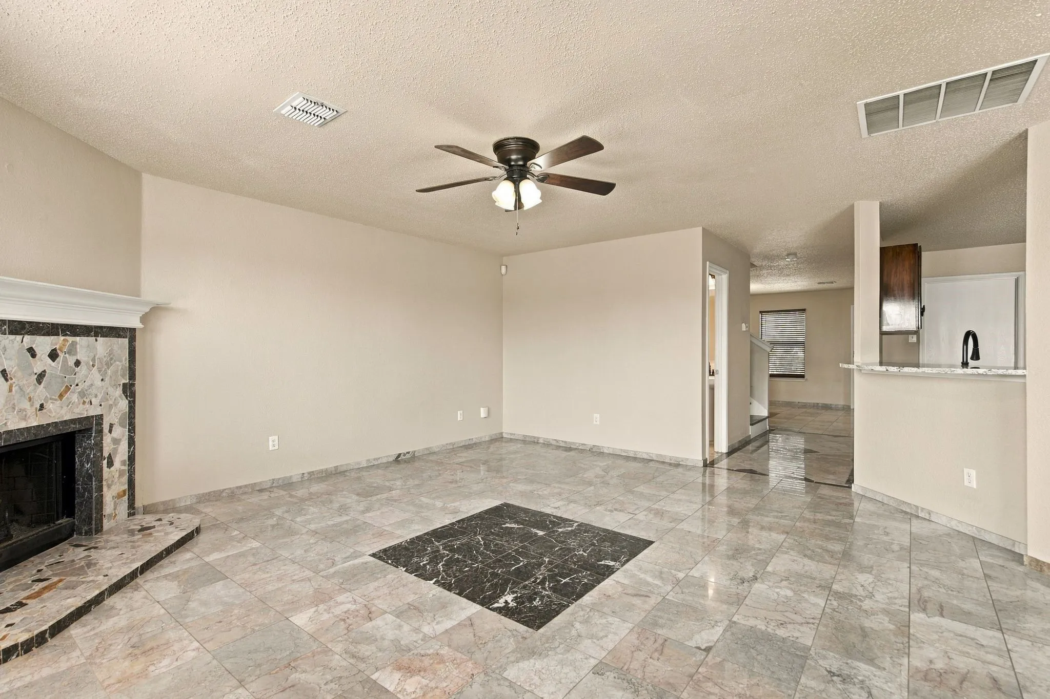Single Family Residence For Sale in Denton County , 1409 Ridgecrest Drive, Little Elm, Texas 75068, 4 Bedroom, 3 Bathroom, 2 Garage spaces, 2,566 Sqft, built in 2001, mls#21394109, Real Estate Agent in Little Elm, Homes For Sale in Denton county, Homes For Sale in Little Elm, Realtor in Little Elm Texas, Real Estate Brokerage Independent Realty Texas, Luminita Cordes Realtor