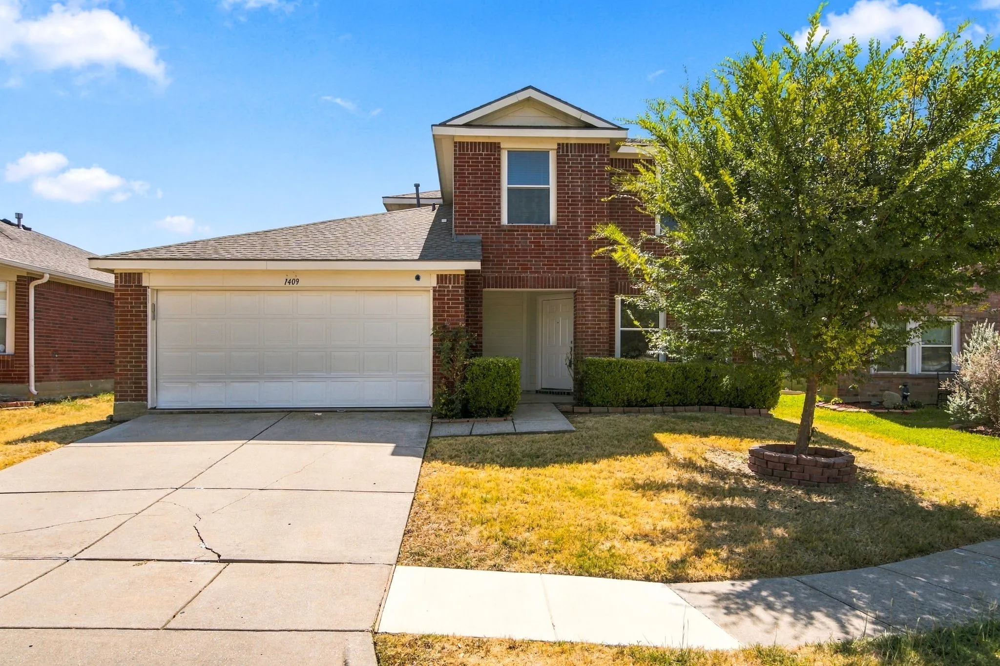 Single Family Residence For Sale in Denton County , 1409 Ridgecrest Drive, Little Elm, Texas 75068, 4 Bedroom, 3 Bathroom, 2 Garage spaces, 2,566 Sqft, built in 2001, mls#21394109, Real Estate Agent in Little Elm, Homes For Sale in Denton county, Homes For Sale in Little Elm, Realtor in Little Elm Texas, Real Estate Brokerage Independent Realty Texas, Luminita Cordes Realtor