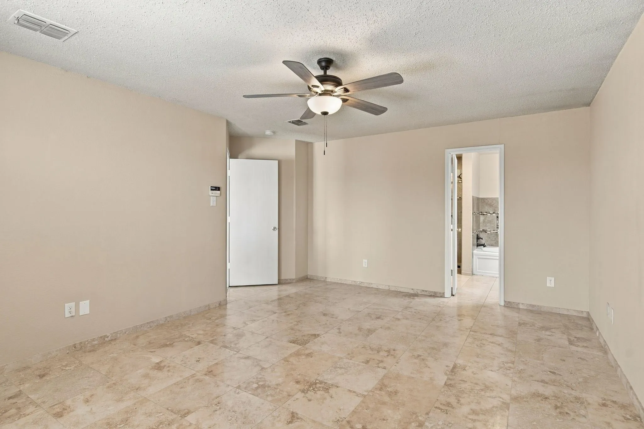 Single Family Residence For Sale in Denton County , 1409 Ridgecrest Drive, Little Elm, Texas 75068, 4 Bedroom, 3 Bathroom, 2 Garage spaces, 2,566 Sqft, built in 2001, mls#21394109, Real Estate Agent in Little Elm, Homes For Sale in Denton county, Homes For Sale in Little Elm, Realtor in Little Elm Texas, Real Estate Brokerage Independent Realty Texas, Luminita Cordes Realtor