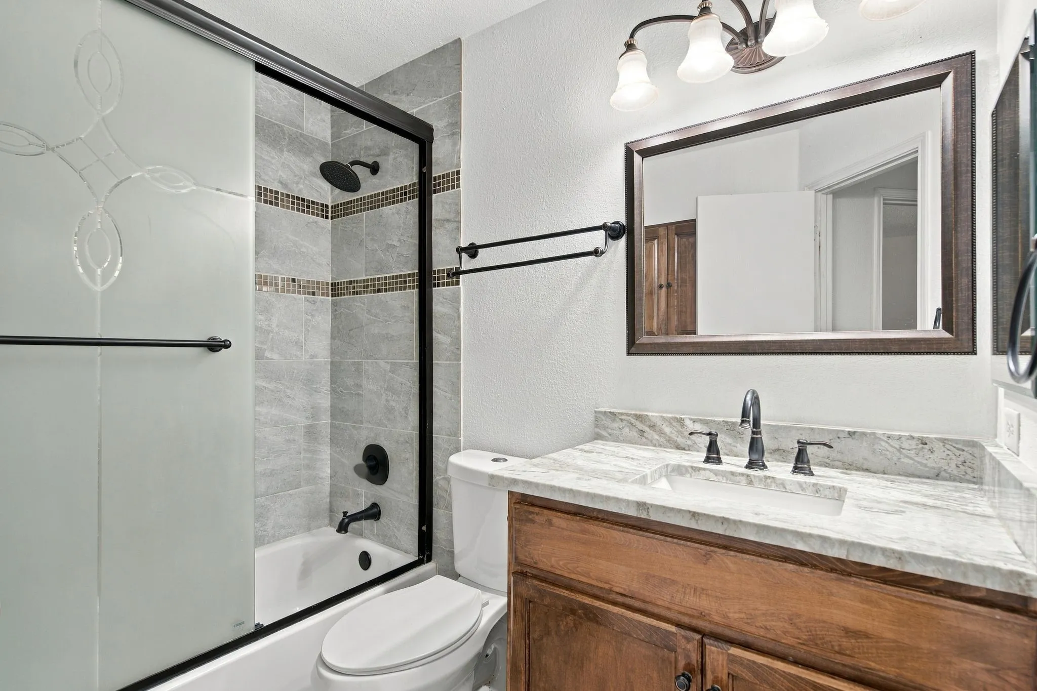 Single Family Residence For Sale in Denton County , 1409 Ridgecrest Drive, Little Elm, Texas 75068, 4 Bedroom, 3 Bathroom, 2 Garage spaces, 2,566 Sqft, built in 2001, mls#21394109, Real Estate Agent in Little Elm, Homes For Sale in Denton county, Homes For Sale in Little Elm, Realtor in Little Elm Texas, Real Estate Brokerage Independent Realty Texas, Luminita Cordes Realtor