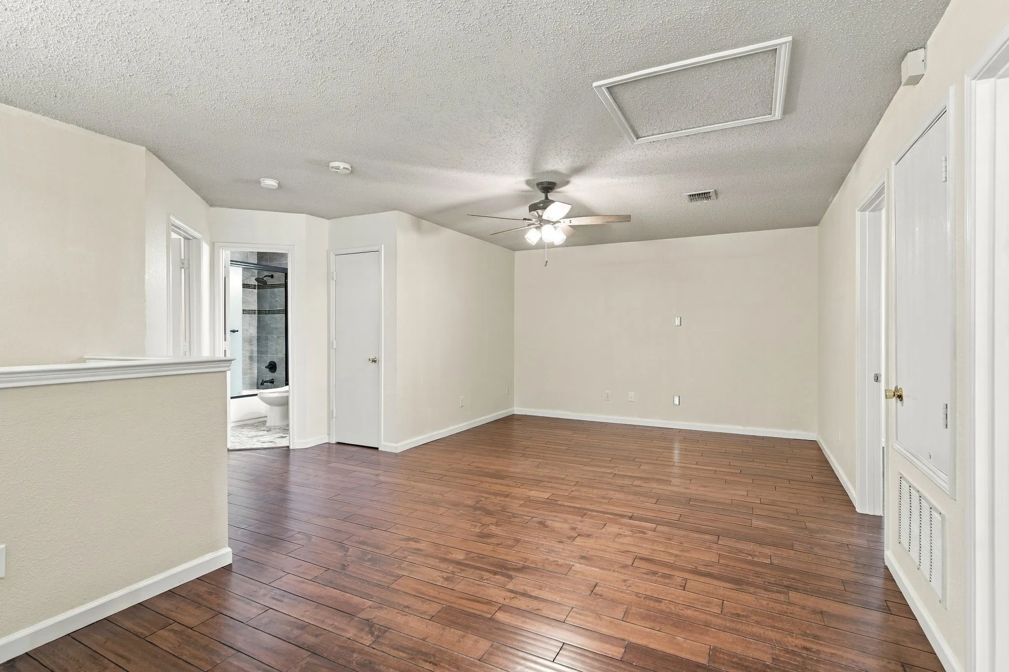 Single Family Residence For Sale in Denton County , 1409 Ridgecrest Drive, Little Elm, Texas 75068, 4 Bedroom, 3 Bathroom, 2 Garage spaces, 2,566 Sqft, built in 2001, mls#21394109, Real Estate Agent in Little Elm, Homes For Sale in Denton county, Homes For Sale in Little Elm, Realtor in Little Elm Texas, Real Estate Brokerage Independent Realty Texas, Luminita Cordes Realtor