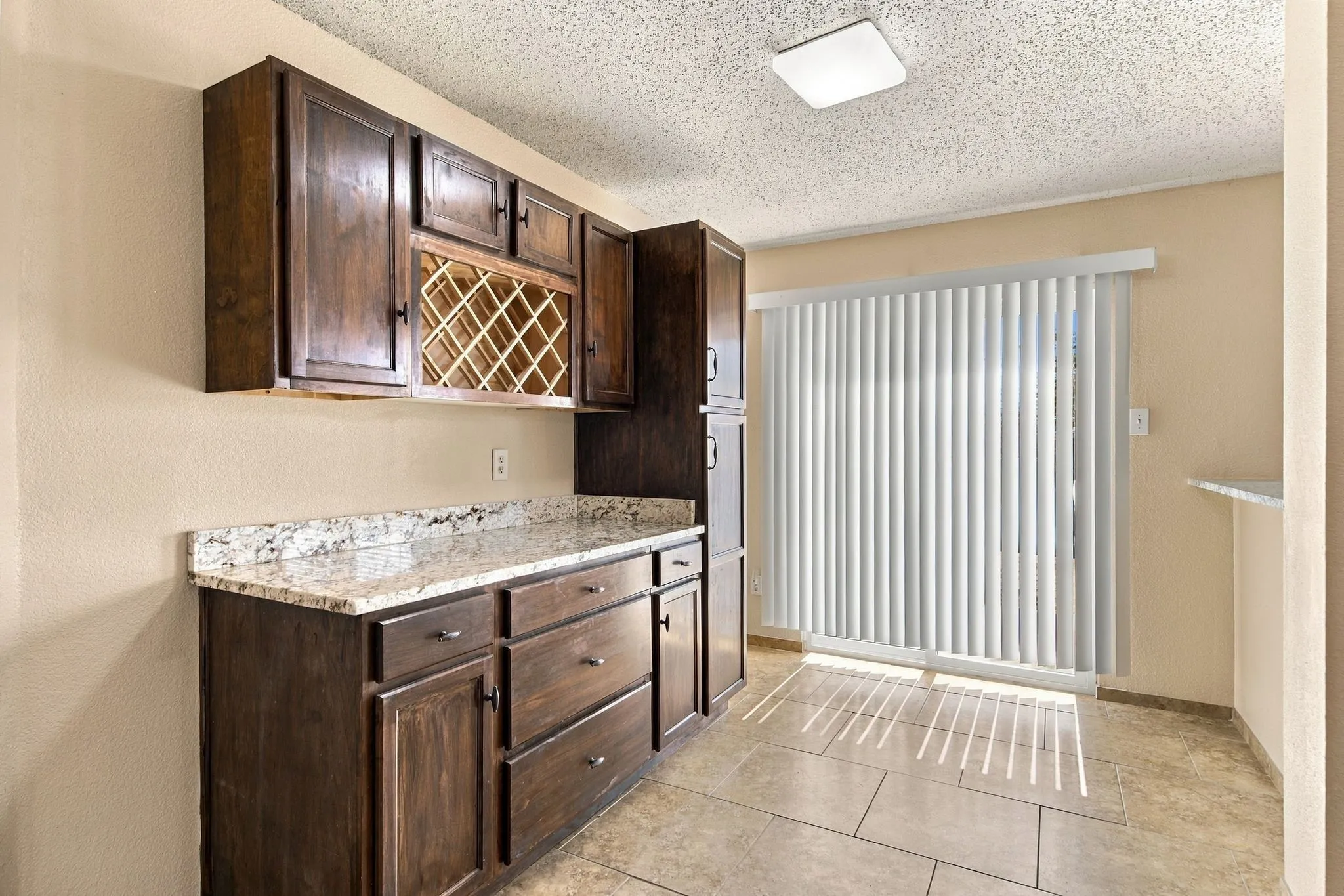 Single Family Residence For Sale in Denton County , 1409 Ridgecrest Drive, Little Elm, Texas 75068, 4 Bedroom, 3 Bathroom, 2 Garage spaces, 2,566 Sqft, built in 2001, mls#21394109, Real Estate Agent in Little Elm, Homes For Sale in Denton county, Homes For Sale in Little Elm, Realtor in Little Elm Texas, Real Estate Brokerage Independent Realty Texas, Luminita Cordes Realtor