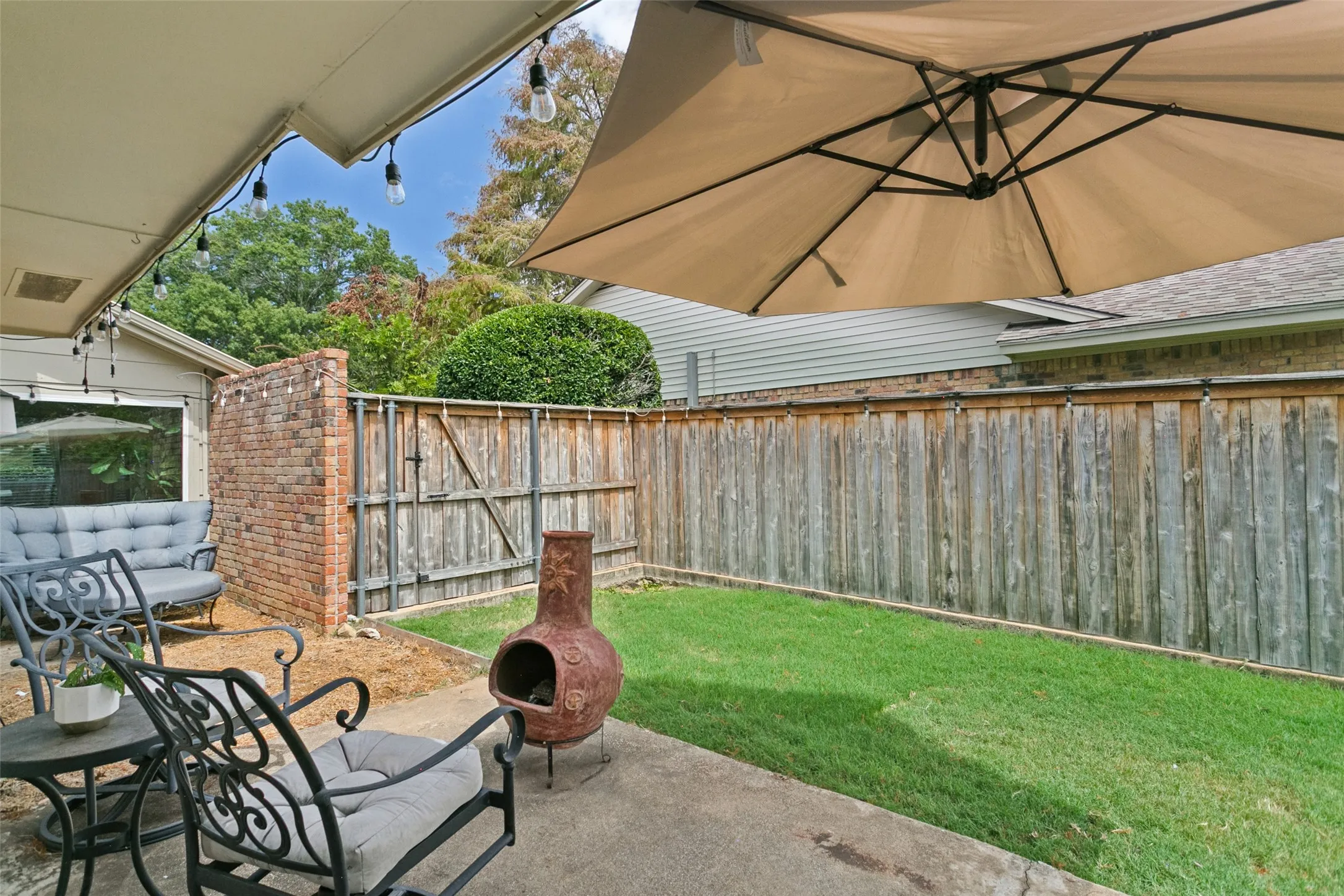 Single Family Residence For Sale in Collin County , 4416 Cleveland Drive, Plano, Texas 75093, 3 Bedroom, 2 Bathroom, 2 Garage spaces, 1,993 Sqft, built in 1979, mls#21393131, Real Estate Agent in Plano, Homes For Sale in Collin county, Homes For Sale in Plano, Realtor in Plano Texas, Real Estate Brokerage Independent Realty Texas, Luminita Cordes Realtor