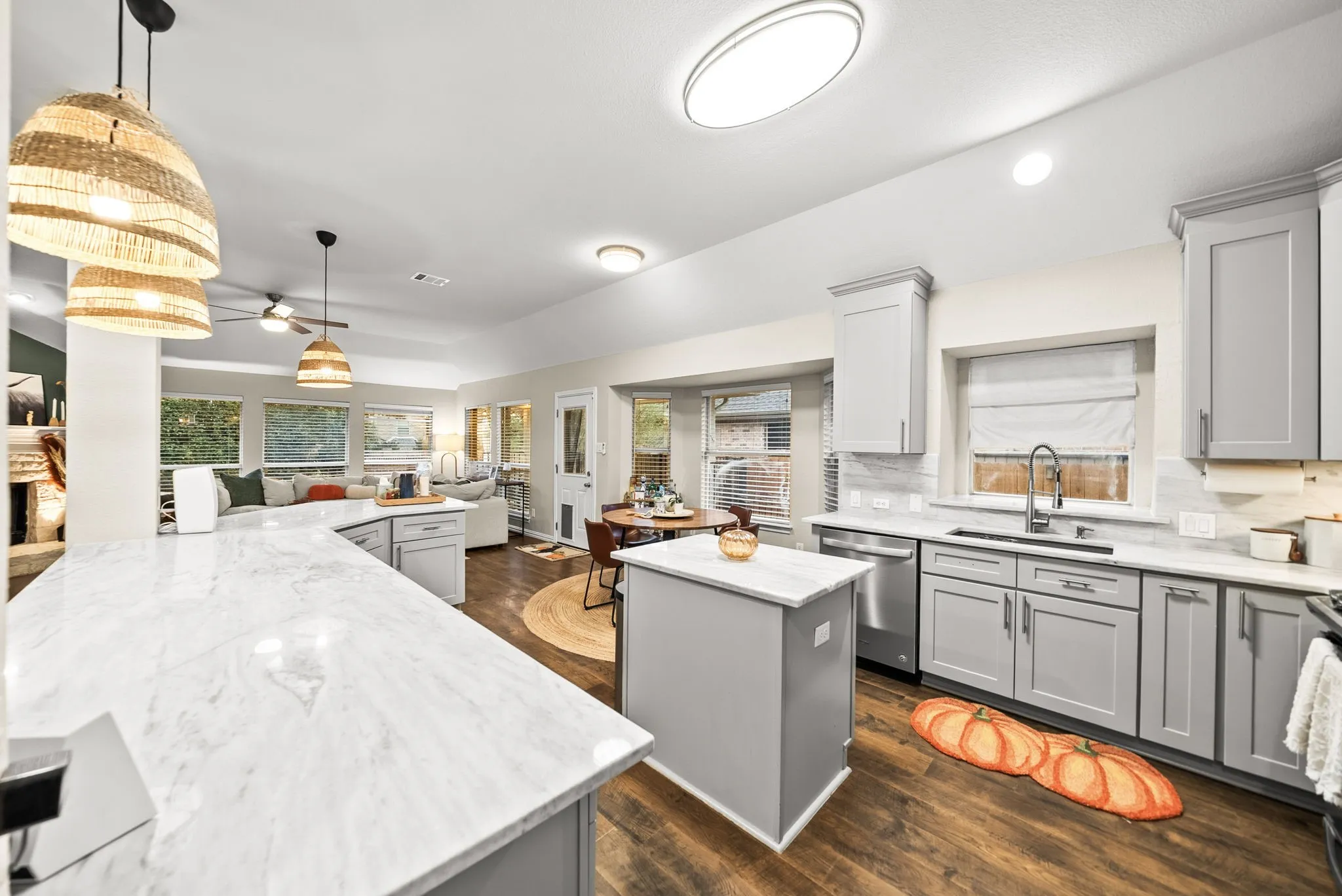 Single Family Residence For Sale in Denton County , 1112 Wentwood Drive, Corinth, Texas 76210, 4 Bedroom, 2 Bathroom, 2 Garage spaces, 2,150 Sqft, built in 2001, mls#21393908, Real Estate Agent in Corinth, Homes For Sale in Denton county, Homes For Sale in Corinth, Realtor in Corinth Texas, Real Estate Brokerage Independent Realty Texas, Luminita Cordes Realtor