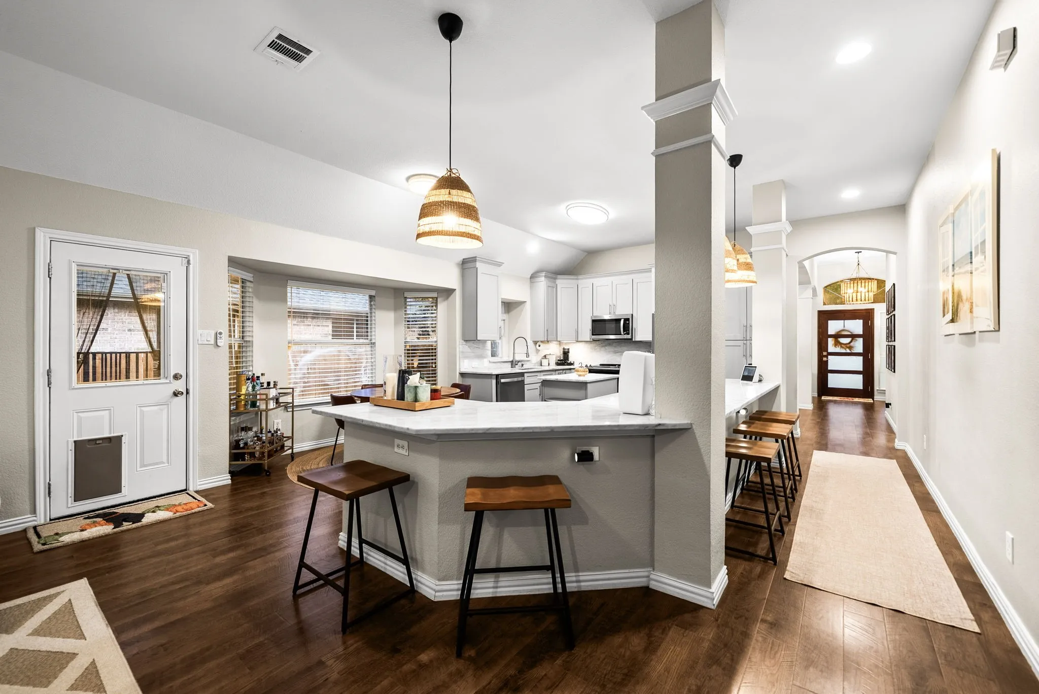 Single Family Residence For Sale in Denton County , 1112 Wentwood Drive, Corinth, Texas 76210, 4 Bedroom, 2 Bathroom, 2 Garage spaces, 2,150 Sqft, built in 2001, mls#21393908, Real Estate Agent in Corinth, Homes For Sale in Denton county, Homes For Sale in Corinth, Realtor in Corinth Texas, Real Estate Brokerage Independent Realty Texas, Luminita Cordes Realtor