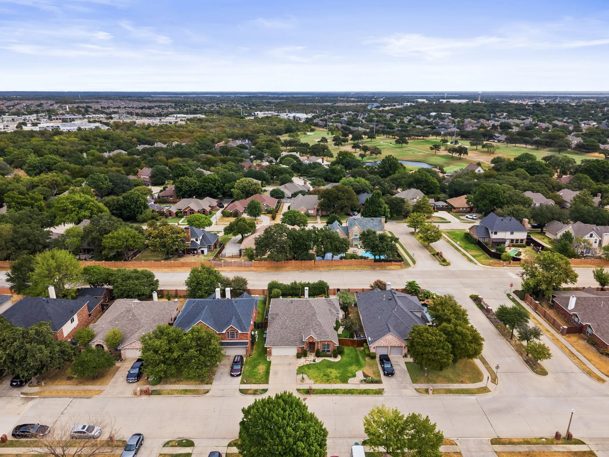 Single Family Residence For Sale in Denton County , 1112 Wentwood Drive, Corinth, Texas 76210, 4 Bedroom, 2 Bathroom, 2 Garage spaces, 2,150 Sqft, built in 2001, mls#21393908, Real Estate Agent in Corinth, Homes For Sale in Denton county, Homes For Sale in Corinth, Realtor in Corinth Texas, Real Estate Brokerage Independent Realty Texas, Luminita Cordes Realtor
