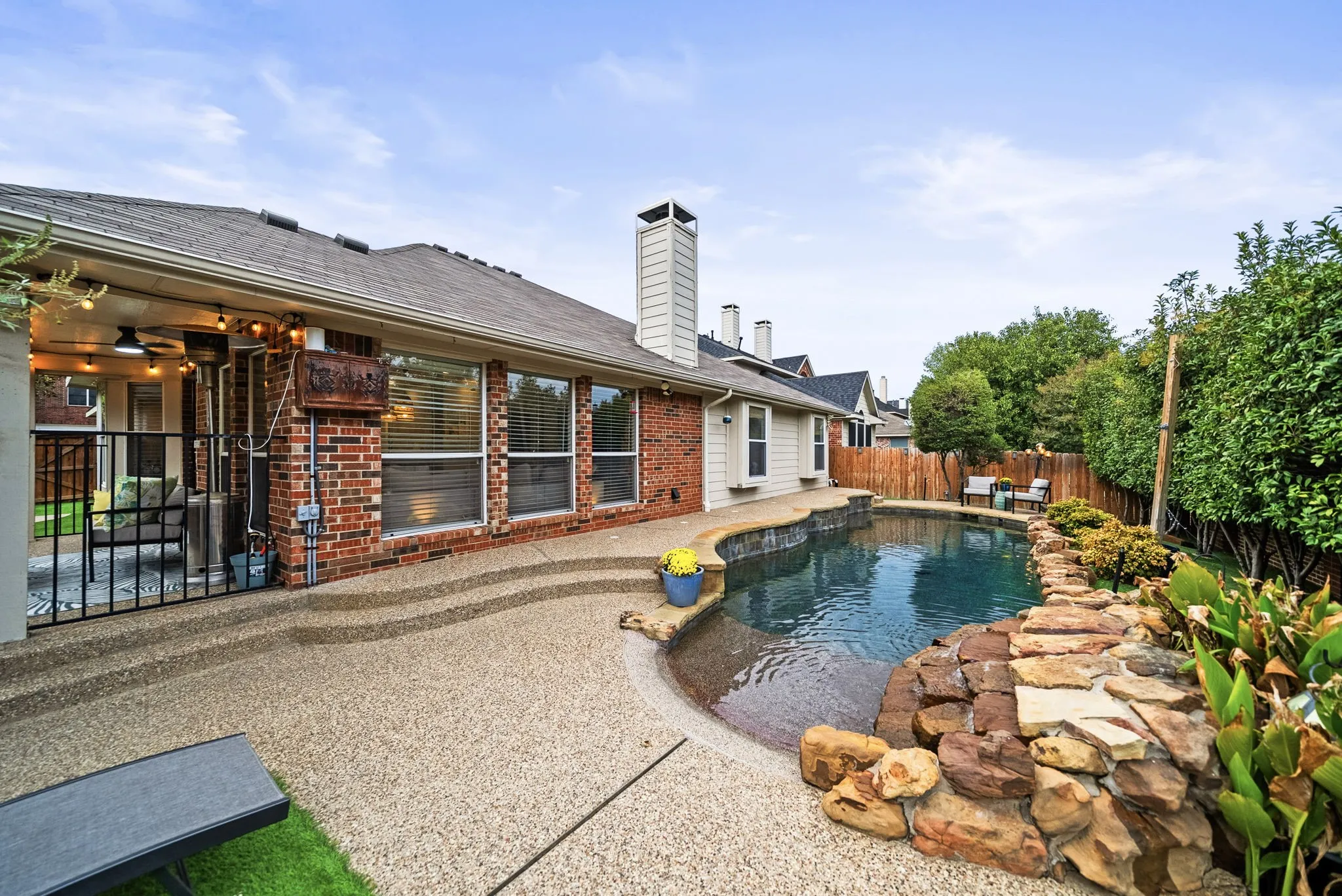 Single Family Residence For Sale in Denton County , 1112 Wentwood Drive, Corinth, Texas 76210, 4 Bedroom, 2 Bathroom, 2 Garage spaces, 2,150 Sqft, built in 2001, mls#21393908, Real Estate Agent in Corinth, Homes For Sale in Denton county, Homes For Sale in Corinth, Realtor in Corinth Texas, Real Estate Brokerage Independent Realty Texas, Luminita Cordes Realtor