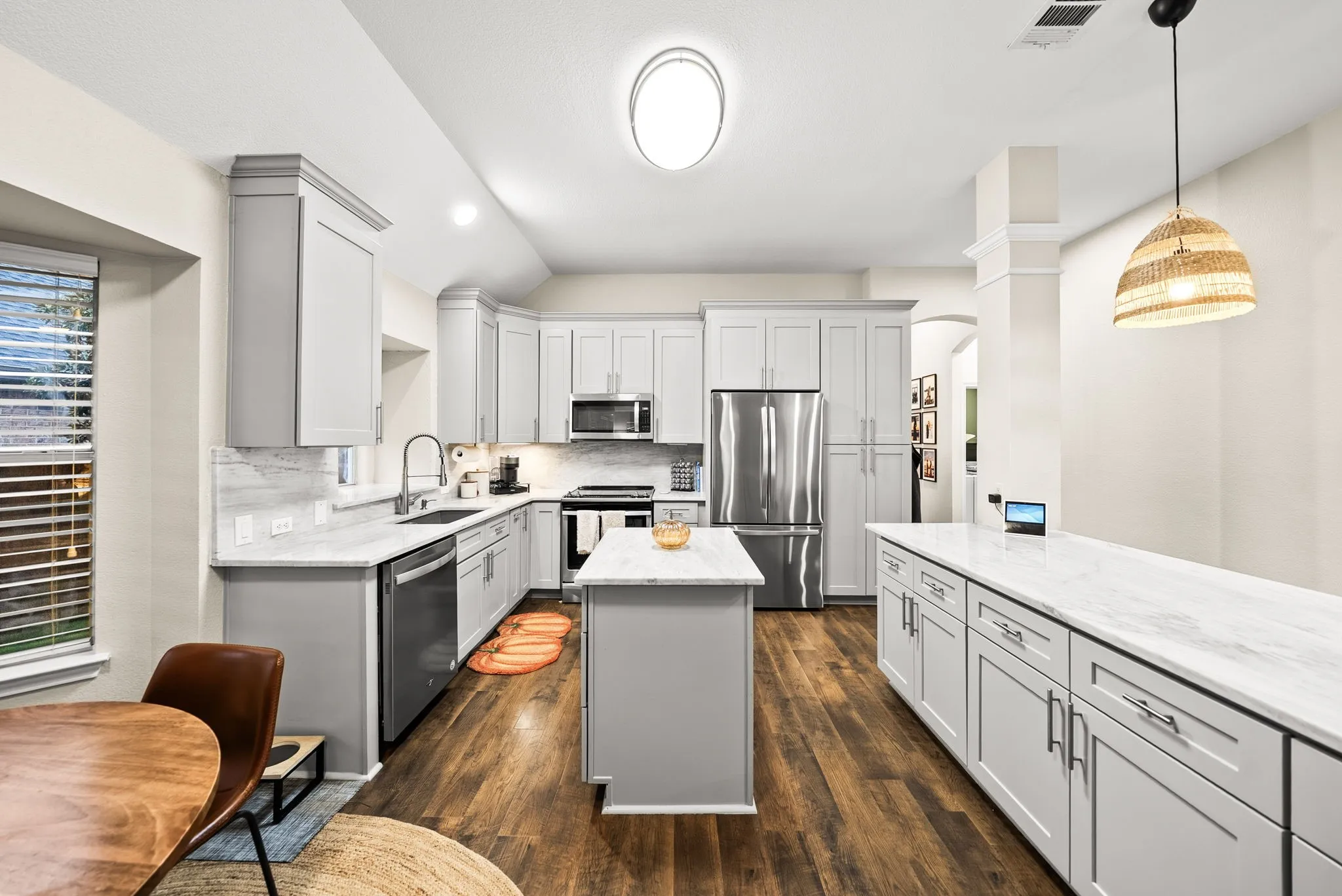 Single Family Residence For Sale in Denton County , 1112 Wentwood Drive, Corinth, Texas 76210, 4 Bedroom, 2 Bathroom, 2 Garage spaces, 2,150 Sqft, built in 2001, mls#21393908, Real Estate Agent in Corinth, Homes For Sale in Denton county, Homes For Sale in Corinth, Realtor in Corinth Texas, Real Estate Brokerage Independent Realty Texas, Luminita Cordes Realtor