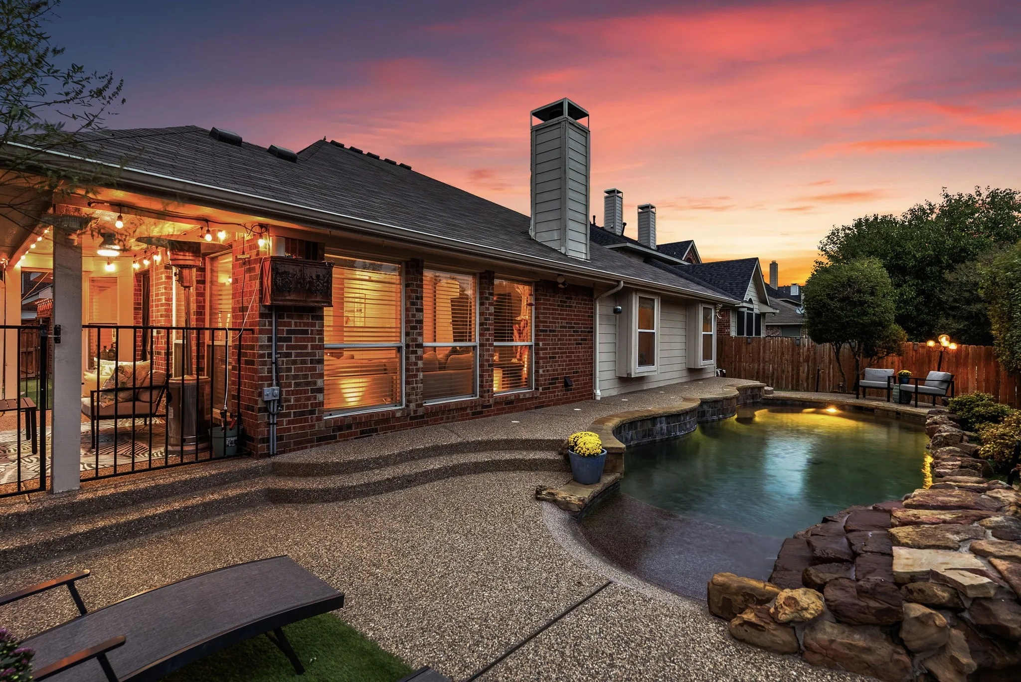 Single Family Residence For Sale in Denton County , 1112 Wentwood Drive, Corinth, Texas 76210, 4 Bedroom, 2 Bathroom, 2 Garage spaces, 2,150 Sqft, built in 2001, mls#21393908, Real Estate Agent in Corinth, Homes For Sale in Denton county, Homes For Sale in Corinth, Realtor in Corinth Texas, Real Estate Brokerage Independent Realty Texas, Luminita Cordes Realtor