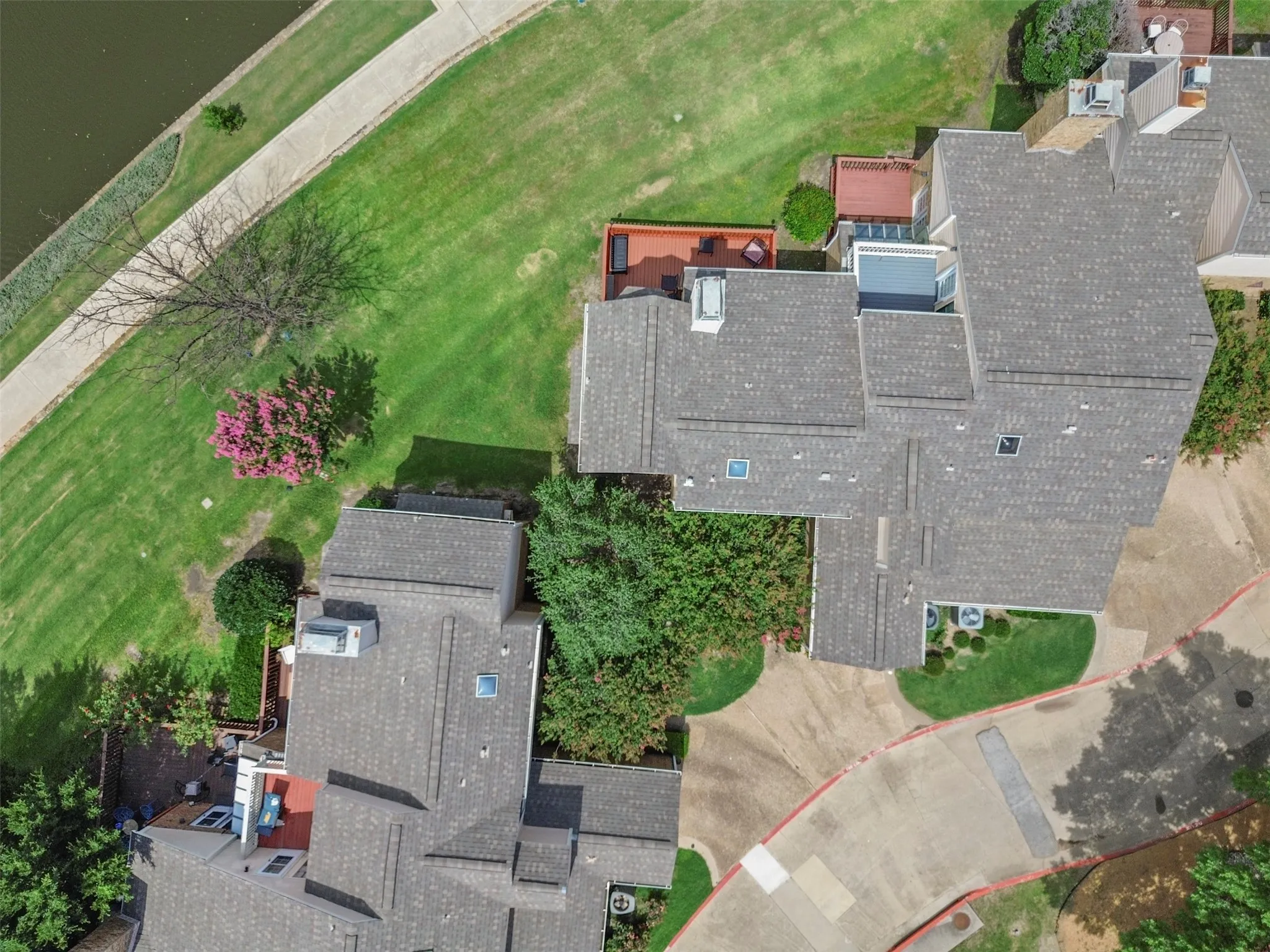 Condominium For Rent in Dallas County , 215 Cimarron Trail 1, Irving, Texas 75063, 2 Bedroom, 3 Bathroom, 1 Garage spaces, 1,348 Sqft, built in 1985, mls#21393097, Real Estate Agent in Irving, Homes For Rent in Dallas county, Homes For Rent in Irving, Realtor in Irving Texas, Real Estate Brokerage Independent Realty Texas, Luminita Cordes Realtor