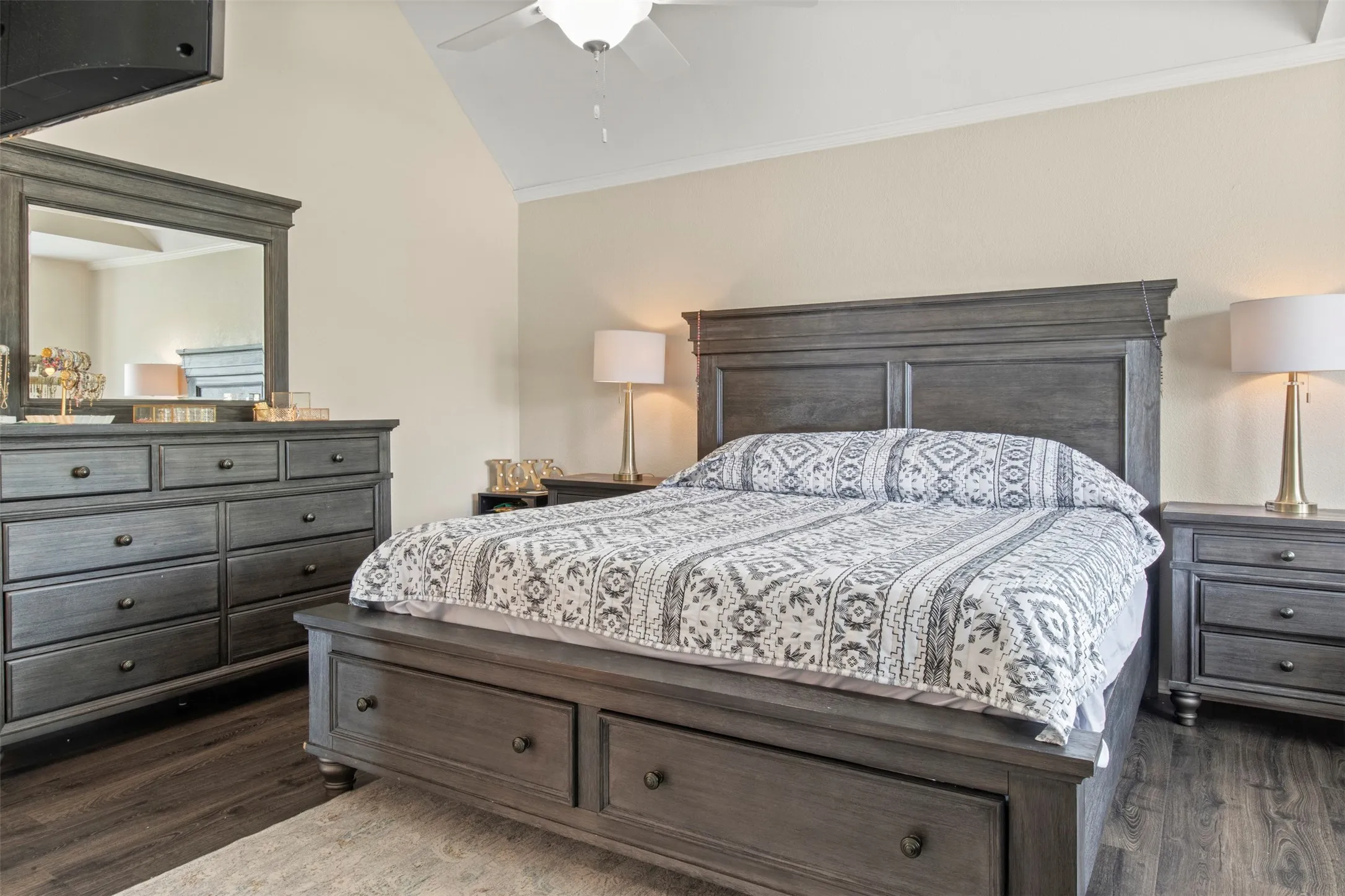 Condominium For Rent in Dallas County , 215 Cimarron Trail 1, Irving, Texas 75063, 2 Bedroom, 3 Bathroom, 1 Garage spaces, 1,348 Sqft, built in 1985, mls#21393097, Real Estate Agent in Irving, Homes For Rent in Dallas county, Homes For Rent in Irving, Realtor in Irving Texas, Real Estate Brokerage Independent Realty Texas, Luminita Cordes Realtor