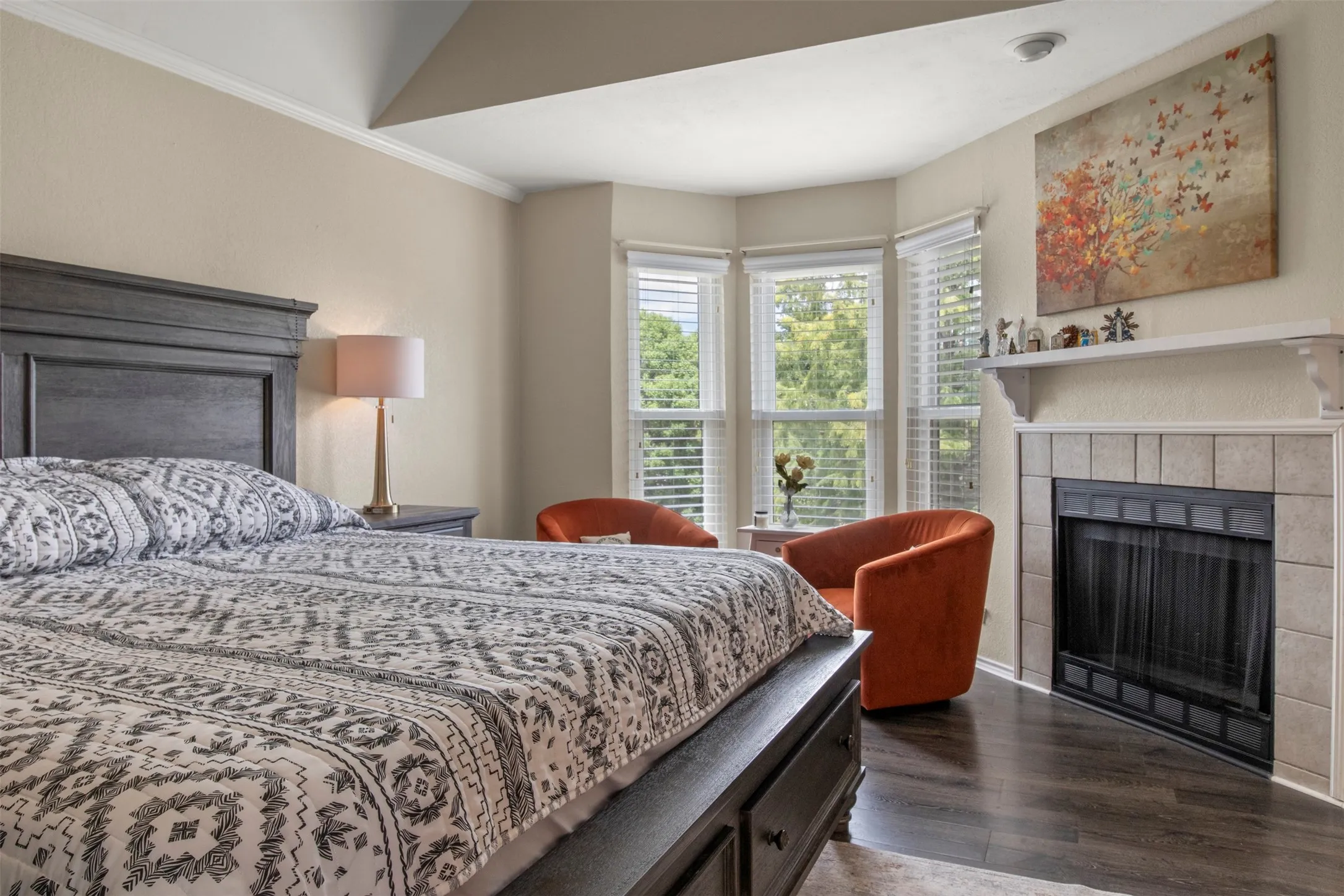 Condominium For Rent in Dallas County , 215 Cimarron Trail 1, Irving, Texas 75063, 2 Bedroom, 3 Bathroom, 1 Garage spaces, 1,348 Sqft, built in 1985, mls#21393097, Real Estate Agent in Irving, Homes For Rent in Dallas county, Homes For Rent in Irving, Realtor in Irving Texas, Real Estate Brokerage Independent Realty Texas, Luminita Cordes Realtor