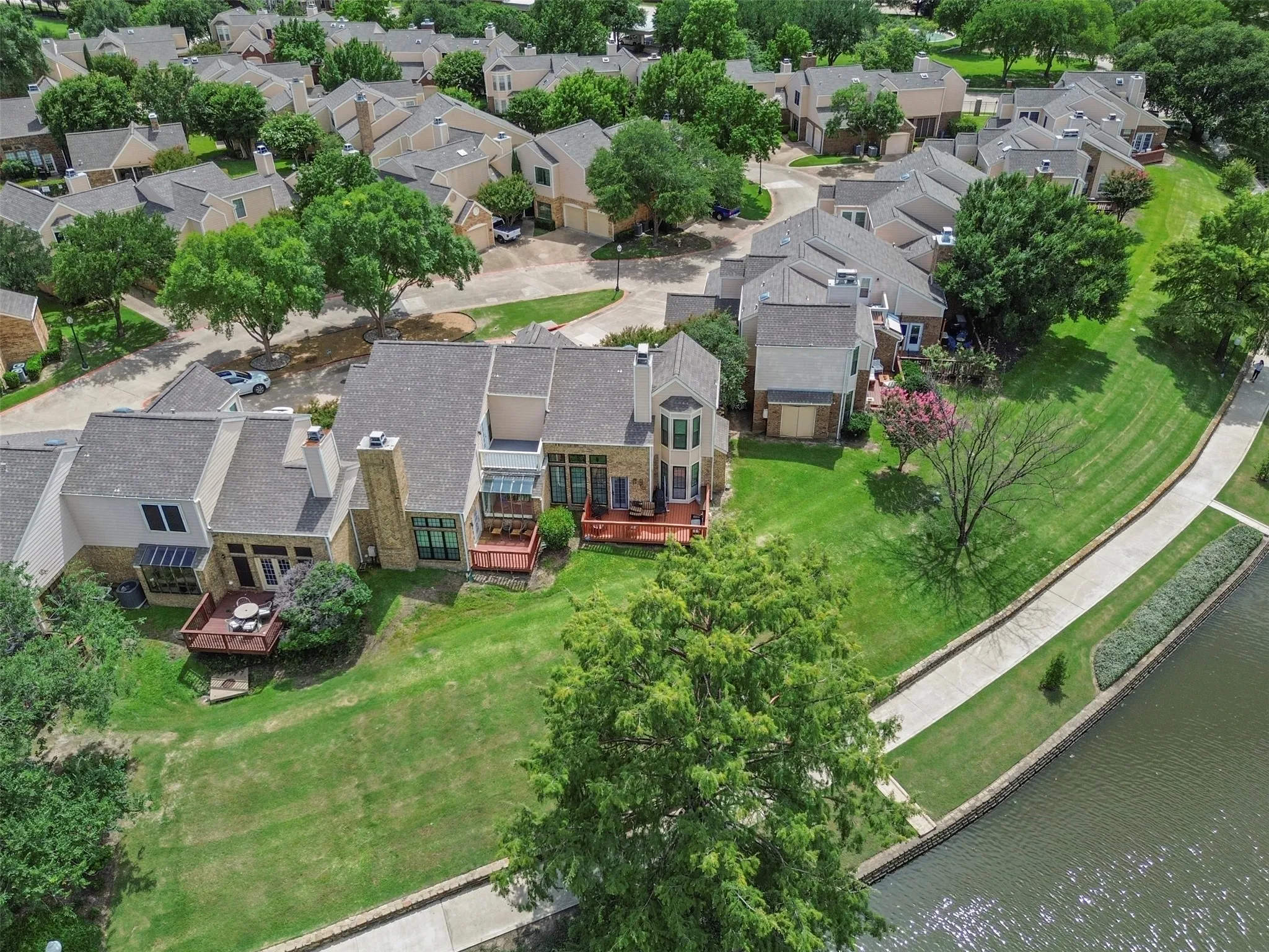 Condominium For Rent in Dallas County , 215 Cimarron Trail 1, Irving, Texas 75063, 2 Bedroom, 3 Bathroom, 1 Garage spaces, 1,348 Sqft, built in 1985, mls#21393097, Real Estate Agent in Irving, Homes For Rent in Dallas county, Homes For Rent in Irving, Realtor in Irving Texas, Real Estate Brokerage Independent Realty Texas, Luminita Cordes Realtor