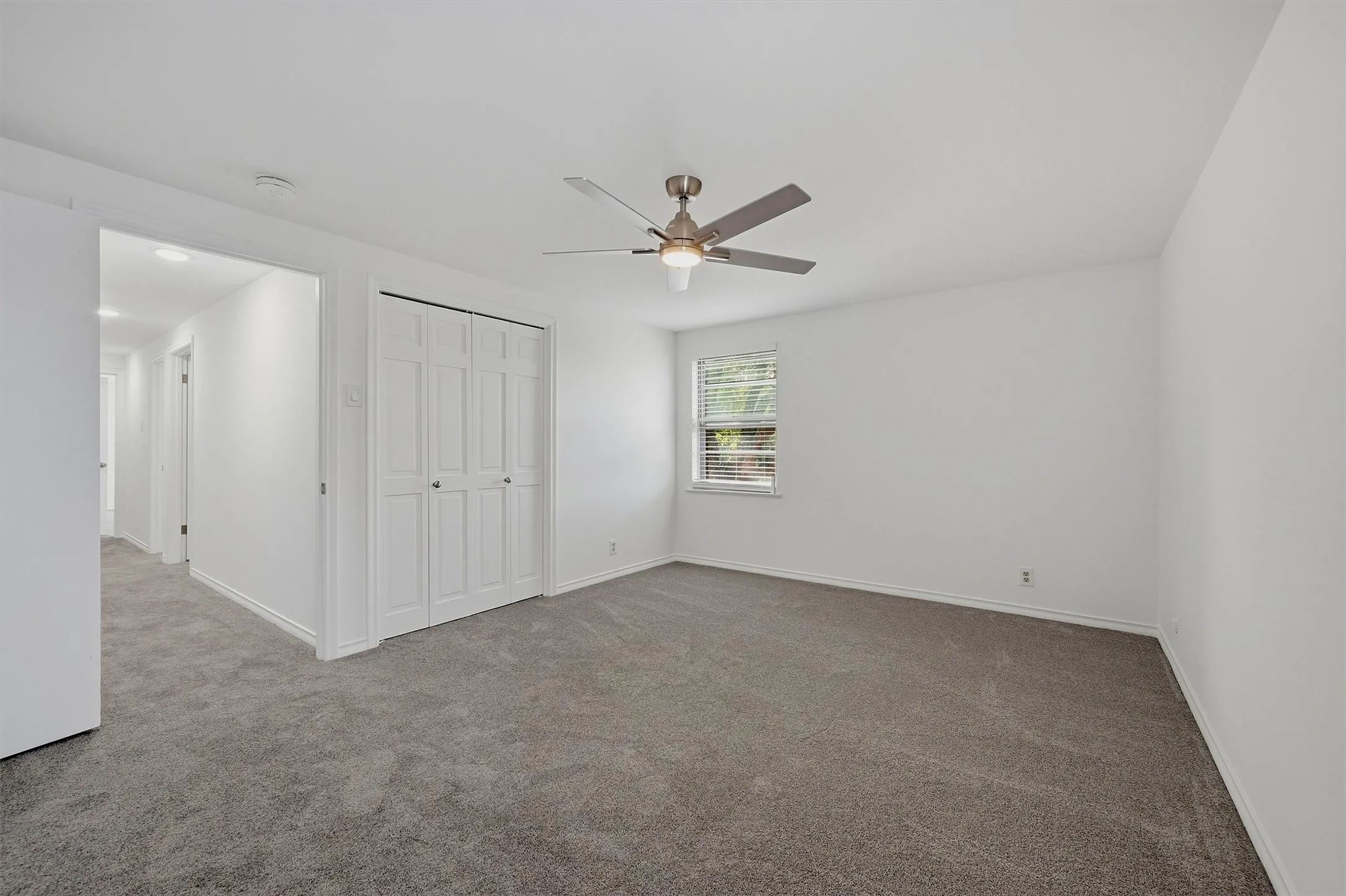 Single Family Residence For Rent in Grayson County , 600 W Pelton Street, Sherman, Texas 75092, 4 Bedroom, 2 Bathroom, 2 Garage spaces, 1,676 Sqft, built in 1960, mls#21393804, Real Estate Agent in Sherman, Homes For Rent in Grayson county, Homes For Rent in Sherman, Realtor in Sherman Texas, Real Estate Brokerage Independent Realty Texas, Luminita Cordes Realtor