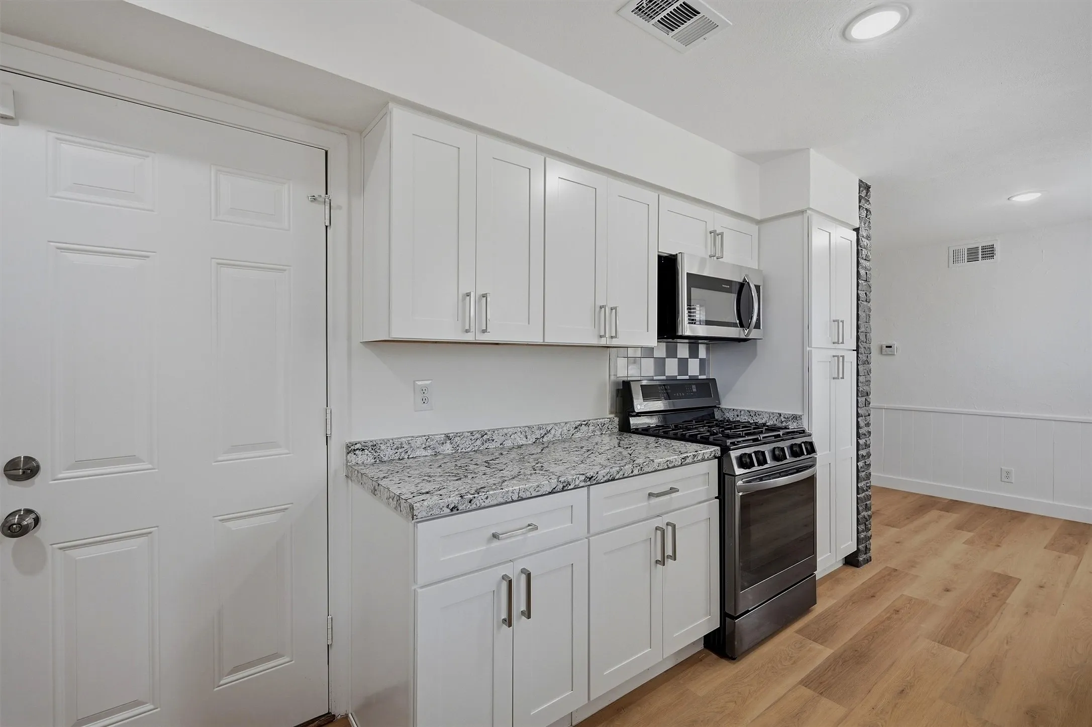 Single Family Residence For Rent in Grayson County , 600 W Pelton Street, Sherman, Texas 75092, 4 Bedroom, 2 Bathroom, 2 Garage spaces, 1,676 Sqft, built in 1960, mls#21393804, Real Estate Agent in Sherman, Homes For Rent in Grayson county, Homes For Rent in Sherman, Realtor in Sherman Texas, Real Estate Brokerage Independent Realty Texas, Luminita Cordes Realtor