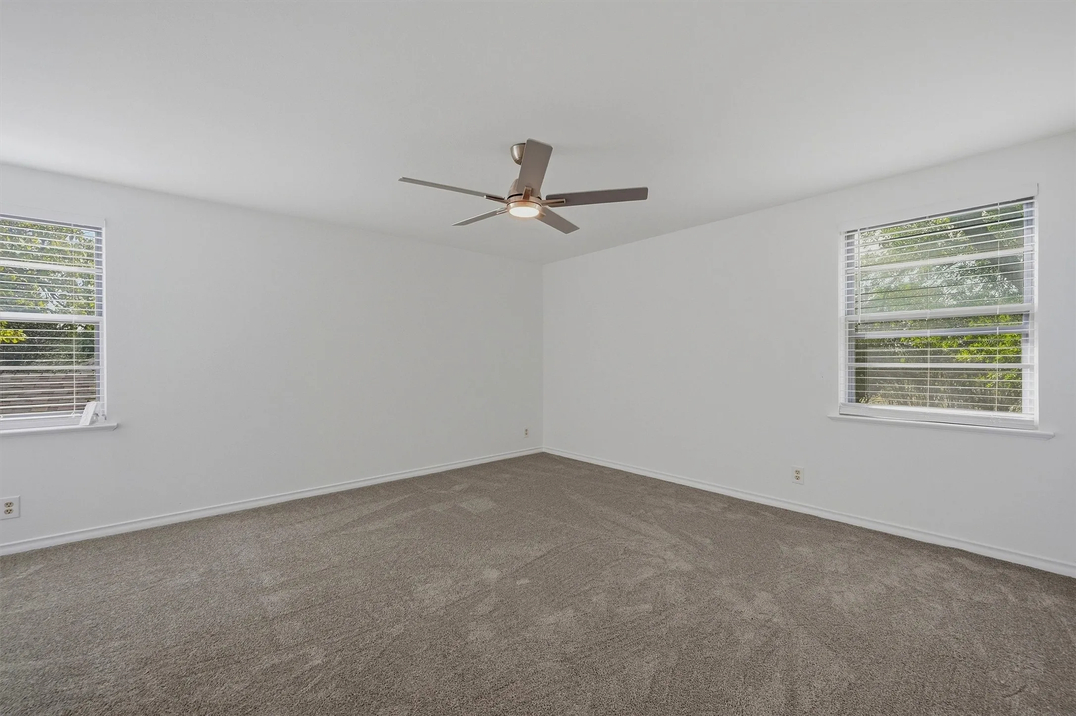Single Family Residence For Rent in Grayson County , 600 W Pelton Street, Sherman, Texas 75092, 4 Bedroom, 2 Bathroom, 2 Garage spaces, 1,676 Sqft, built in 1960, mls#21393804, Real Estate Agent in Sherman, Homes For Rent in Grayson county, Homes For Rent in Sherman, Realtor in Sherman Texas, Real Estate Brokerage Independent Realty Texas, Luminita Cordes Realtor