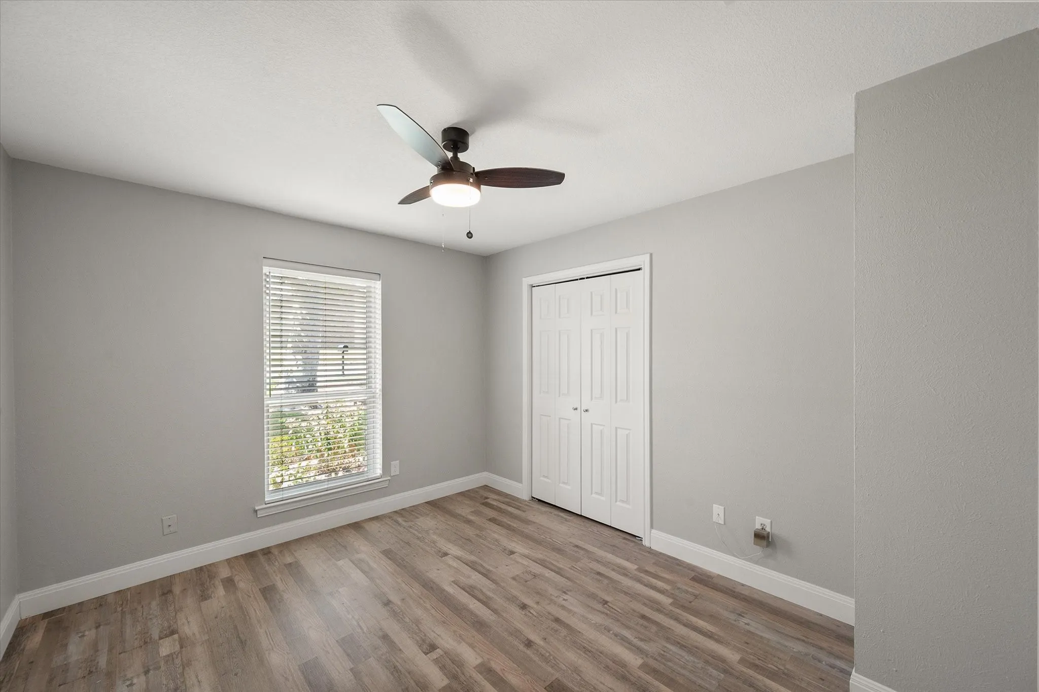 Single Family Residence For Rent in Tarrant County , 3204 Brown Trail, Bedford, Texas 76021, 4 Bedroom, 2 Bathroom, 2 Garage spaces, 1,714 Sqft, built in 1976, mls#21394045, Real Estate Agent in Bedford, Homes For Rent in Tarrant county, Homes For Rent in Bedford, Realtor in Bedford Texas, Real Estate Brokerage Independent Realty Texas, Luminita Cordes Realtor