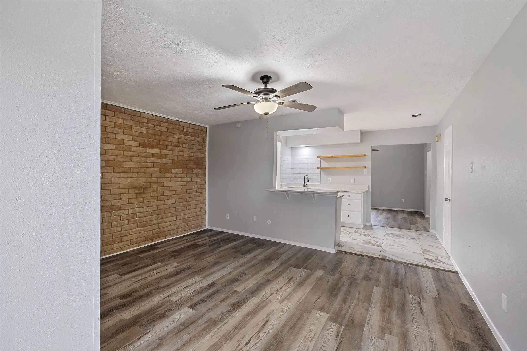 Townhouse For Sale in Dallas County , 66 W Mountain Creek Drive, Grand Prairie, Texas 75052, 3 Bedroom, 2 Bathroom, Garage spaces, 1,280 Sqft, built in 1971, mls#21393441, Real Estate Agent in Grand Prairie, Homes For Sale in Dallas county, Homes For Sale in Grand Prairie, Realtor in Grand Prairie Texas, Real Estate Brokerage Independent Realty Texas, Luminita Cordes Realtor