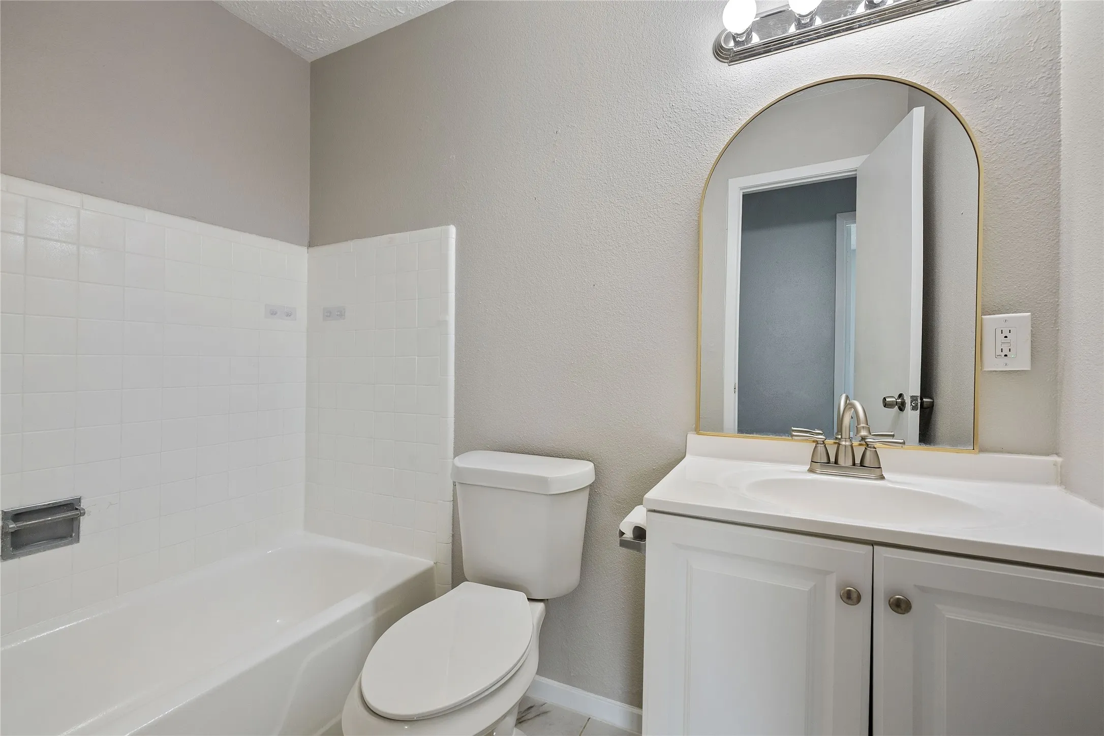 Townhouse For Sale in Dallas County , 66 W Mountain Creek Drive, Grand Prairie, Texas 75052, 3 Bedroom, 2 Bathroom, Garage spaces, 1,280 Sqft, built in 1971, mls#21393441, Real Estate Agent in Grand Prairie, Homes For Sale in Dallas county, Homes For Sale in Grand Prairie, Realtor in Grand Prairie Texas, Real Estate Brokerage Independent Realty Texas, Luminita Cordes Realtor