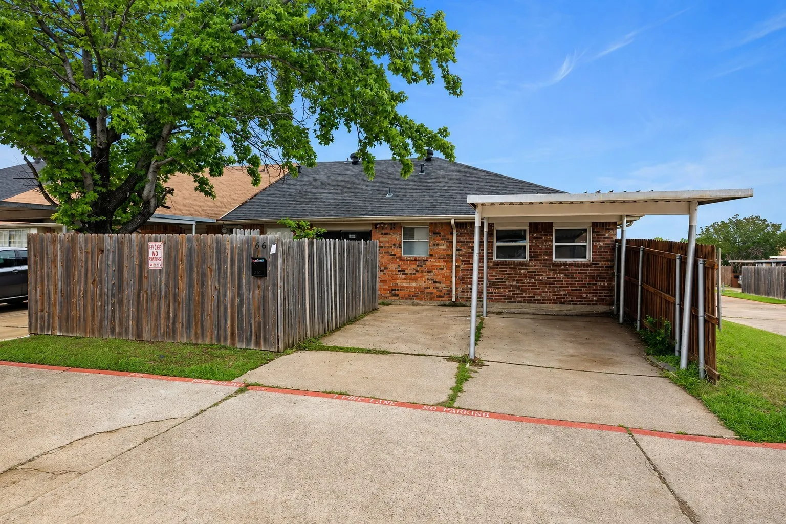 Townhouse For Sale in Dallas County , 66 W Mountain Creek Drive, Grand Prairie, Texas 75052, 3 Bedroom, 2 Bathroom, Garage spaces, 1,280 Sqft, built in 1971, mls#21393441, Real Estate Agent in Grand Prairie, Homes For Sale in Dallas county, Homes For Sale in Grand Prairie, Realtor in Grand Prairie Texas, Real Estate Brokerage Independent Realty Texas, Luminita Cordes Realtor