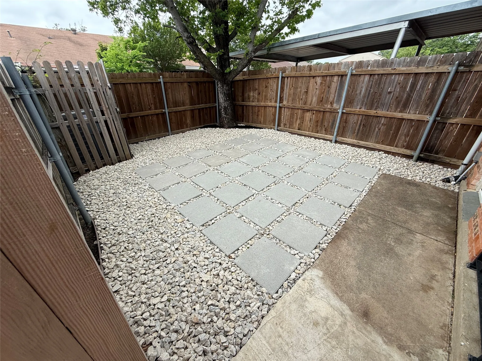 Townhouse For Sale in Dallas County , 66 W Mountain Creek Drive, Grand Prairie, Texas 75052, 3 Bedroom, 2 Bathroom, Garage spaces, 1,280 Sqft, built in 1971, mls#21393441, Real Estate Agent in Grand Prairie, Homes For Sale in Dallas county, Homes For Sale in Grand Prairie, Realtor in Grand Prairie Texas, Real Estate Brokerage Independent Realty Texas, Luminita Cordes Realtor