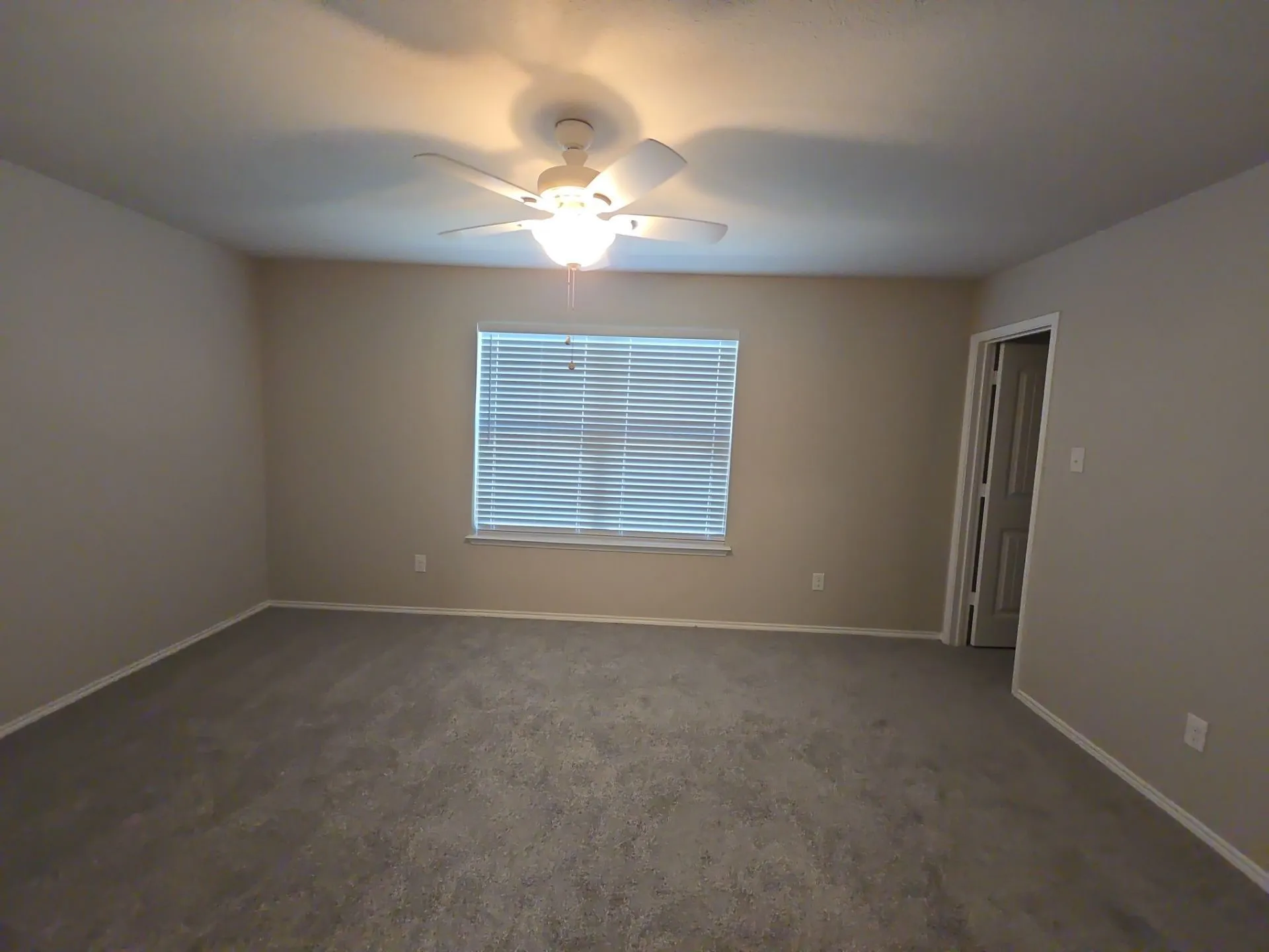 Single Family Residence For Rent in Tarrant County , 7601 Boat Wind Road, Fort Worth, Texas 76179, 3 Bedroom, 3 Bathroom, 2 Garage spaces, 2,773 Sqft, built in 2017, mls#21394129, Real Estate Agent in Fort Worth, Homes For Rent in Tarrant county, Homes For Rent in Fort Worth, Realtor in Fort Worth Texas, Real Estate Brokerage Independent Realty Texas, Luminita Cordes Realtor