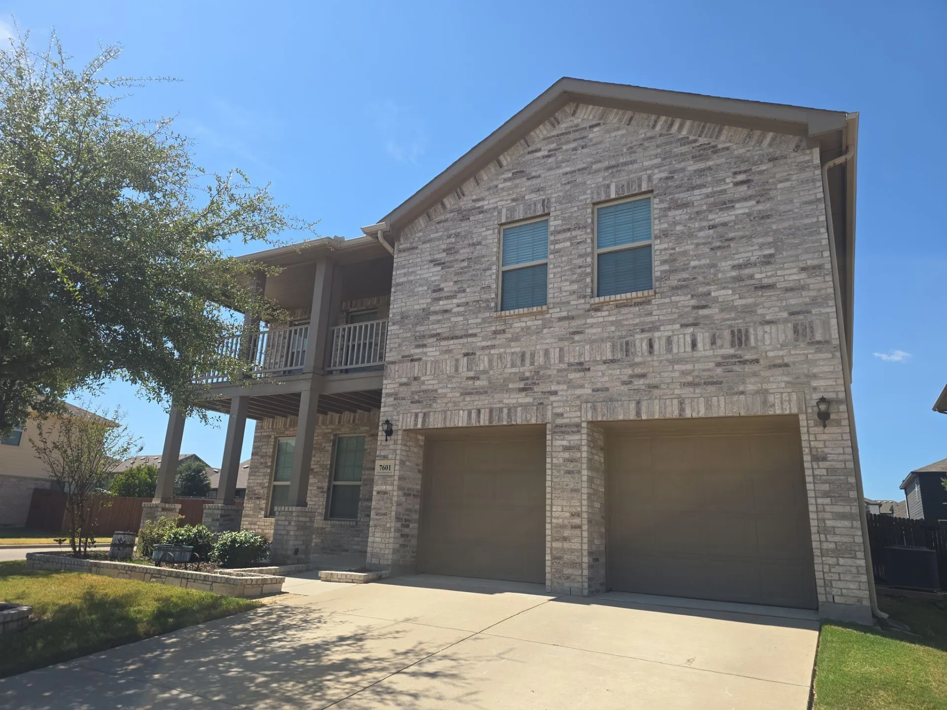 Single Family Residence For Rent