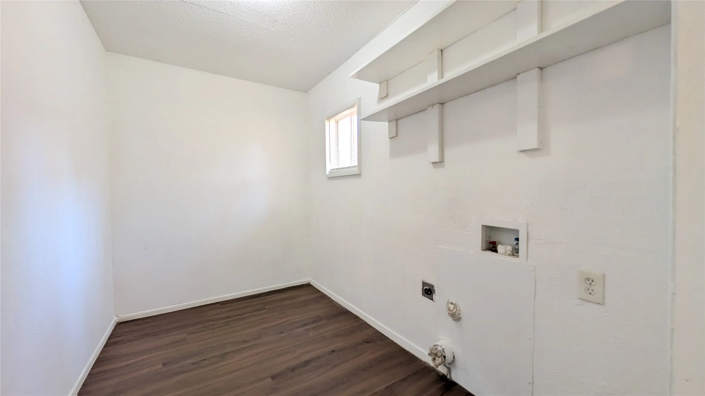 Single Family Residence For Rent in Denton County , 514 Campbell Lane, Denton, Texas 76209, 3 Bedroom, 2 Bathroom, Garage spaces, 1,480 Sqft, built in 1960, mls#21394136, Real Estate Agent in Denton, Homes For Rent in Denton county, Homes For Rent in Denton, Realtor in Denton Texas, Real Estate Brokerage Independent Realty Texas, Luminita Cordes Realtor