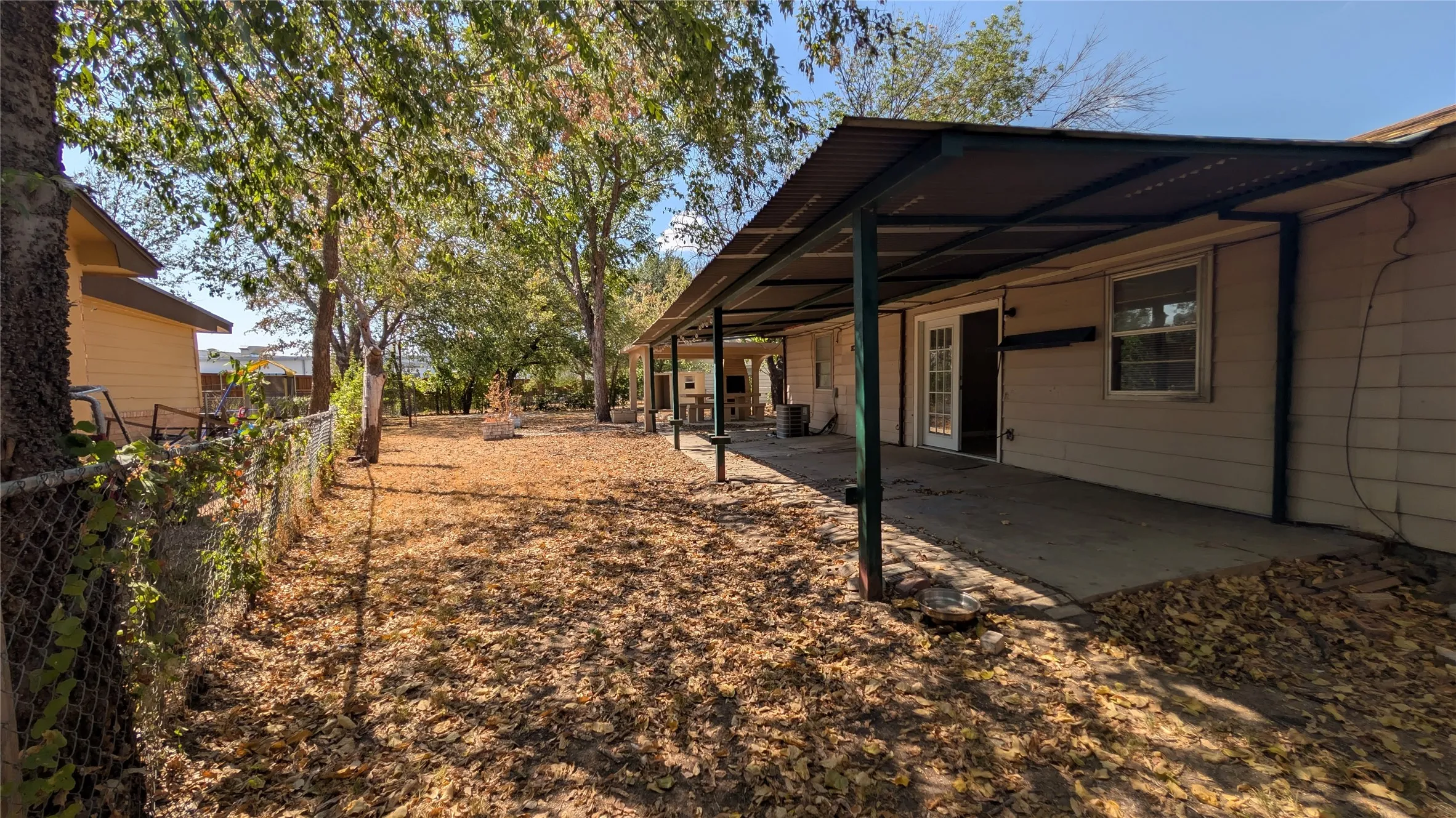 Single Family Residence For Rent in Denton County , 514 Campbell Lane, Denton, Texas 76209, 3 Bedroom, 2 Bathroom, Garage spaces, 1,480 Sqft, built in 1960, mls#21394136, Real Estate Agent in Denton, Homes For Rent in Denton county, Homes For Rent in Denton, Realtor in Denton Texas, Real Estate Brokerage Independent Realty Texas, Luminita Cordes Realtor