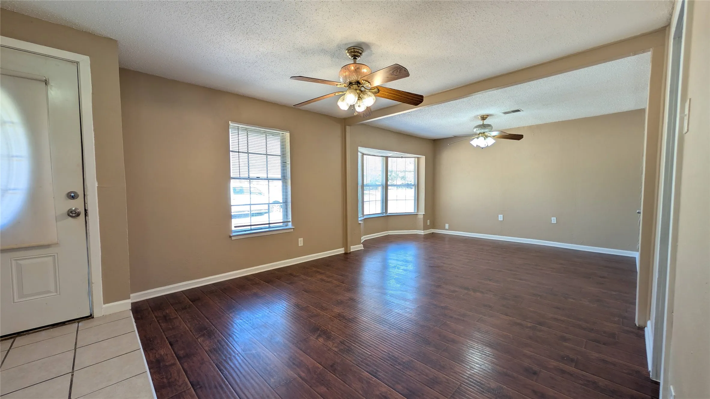 Single Family Residence For Rent in Denton County , 514 Campbell Lane, Denton, Texas 76209, 3 Bedroom, 2 Bathroom, Garage spaces, 1,480 Sqft, built in 1960, mls#21394136, Real Estate Agent in Denton, Homes For Rent in Denton county, Homes For Rent in Denton, Realtor in Denton Texas, Real Estate Brokerage Independent Realty Texas, Luminita Cordes Realtor