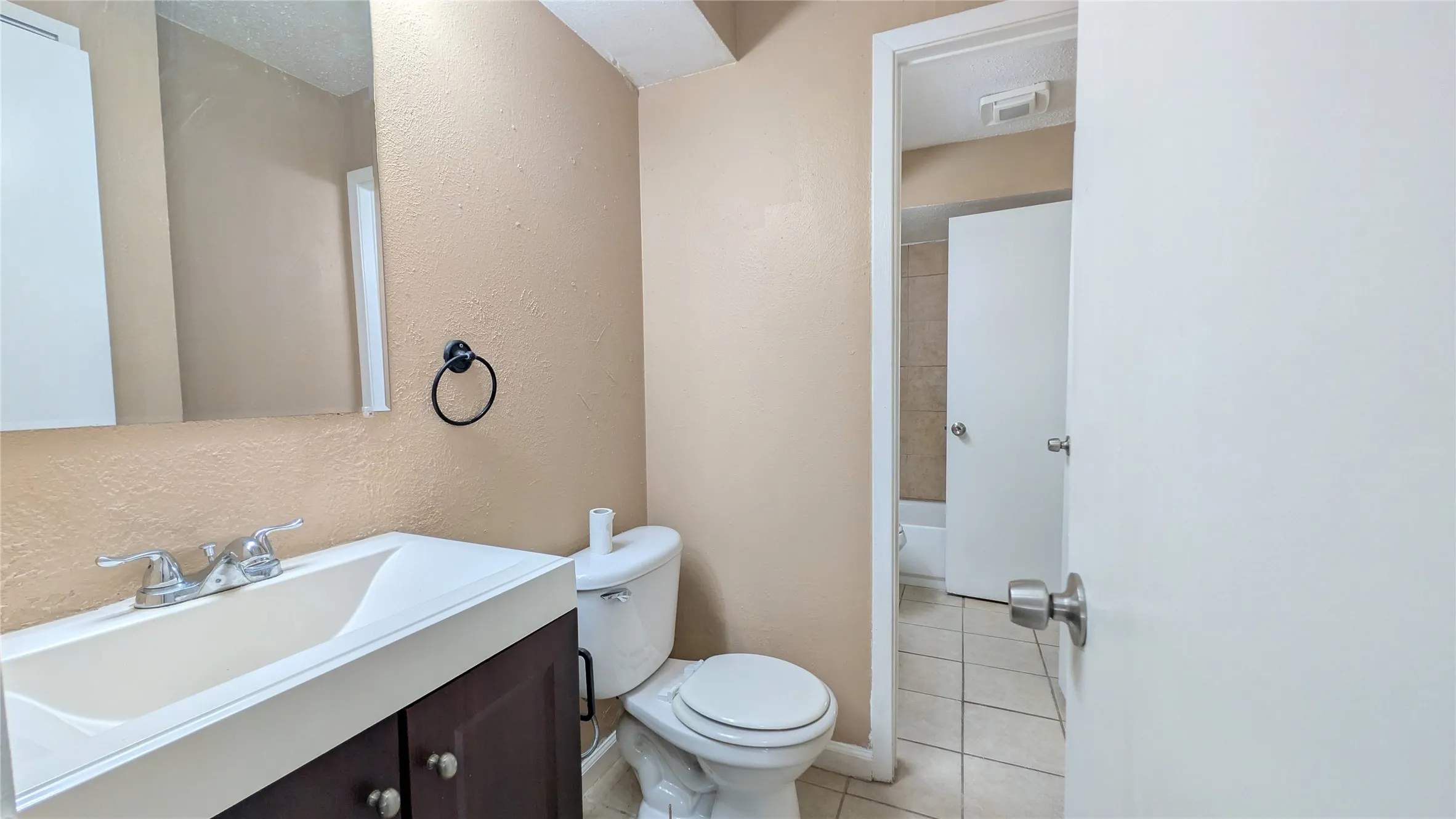 Single Family Residence For Rent in Denton County , 514 Campbell Lane, Denton, Texas 76209, 3 Bedroom, 2 Bathroom, Garage spaces, 1,480 Sqft, built in 1960, mls#21394136, Real Estate Agent in Denton, Homes For Rent in Denton county, Homes For Rent in Denton, Realtor in Denton Texas, Real Estate Brokerage Independent Realty Texas, Luminita Cordes Realtor