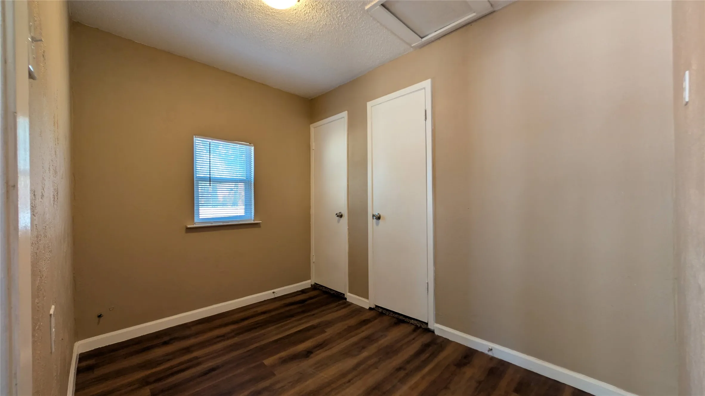 Single Family Residence For Rent in Denton County , 514 Campbell Lane, Denton, Texas 76209, 3 Bedroom, 2 Bathroom, Garage spaces, 1,480 Sqft, built in 1960, mls#21394136, Real Estate Agent in Denton, Homes For Rent in Denton county, Homes For Rent in Denton, Realtor in Denton Texas, Real Estate Brokerage Independent Realty Texas, Luminita Cordes Realtor