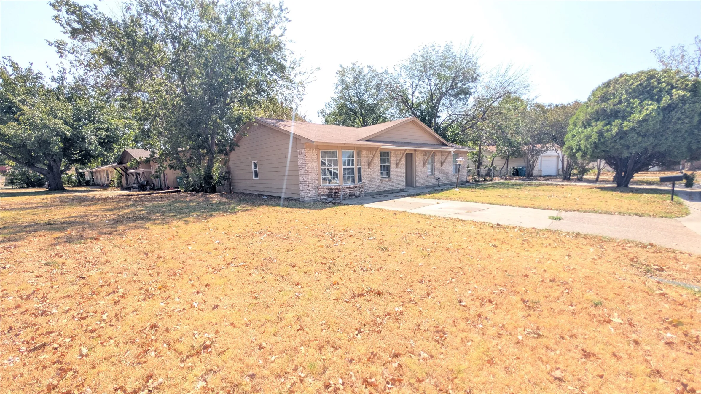 Single Family Residence For Rent in Denton County , 514 Campbell Lane, Denton, Texas 76209, 3 Bedroom, 2 Bathroom, Garage spaces, 1,480 Sqft, built in 1960, mls#21394136, Real Estate Agent in Denton, Homes For Rent in Denton county, Homes For Rent in Denton, Realtor in Denton Texas, Real Estate Brokerage Independent Realty Texas, Luminita Cordes Realtor