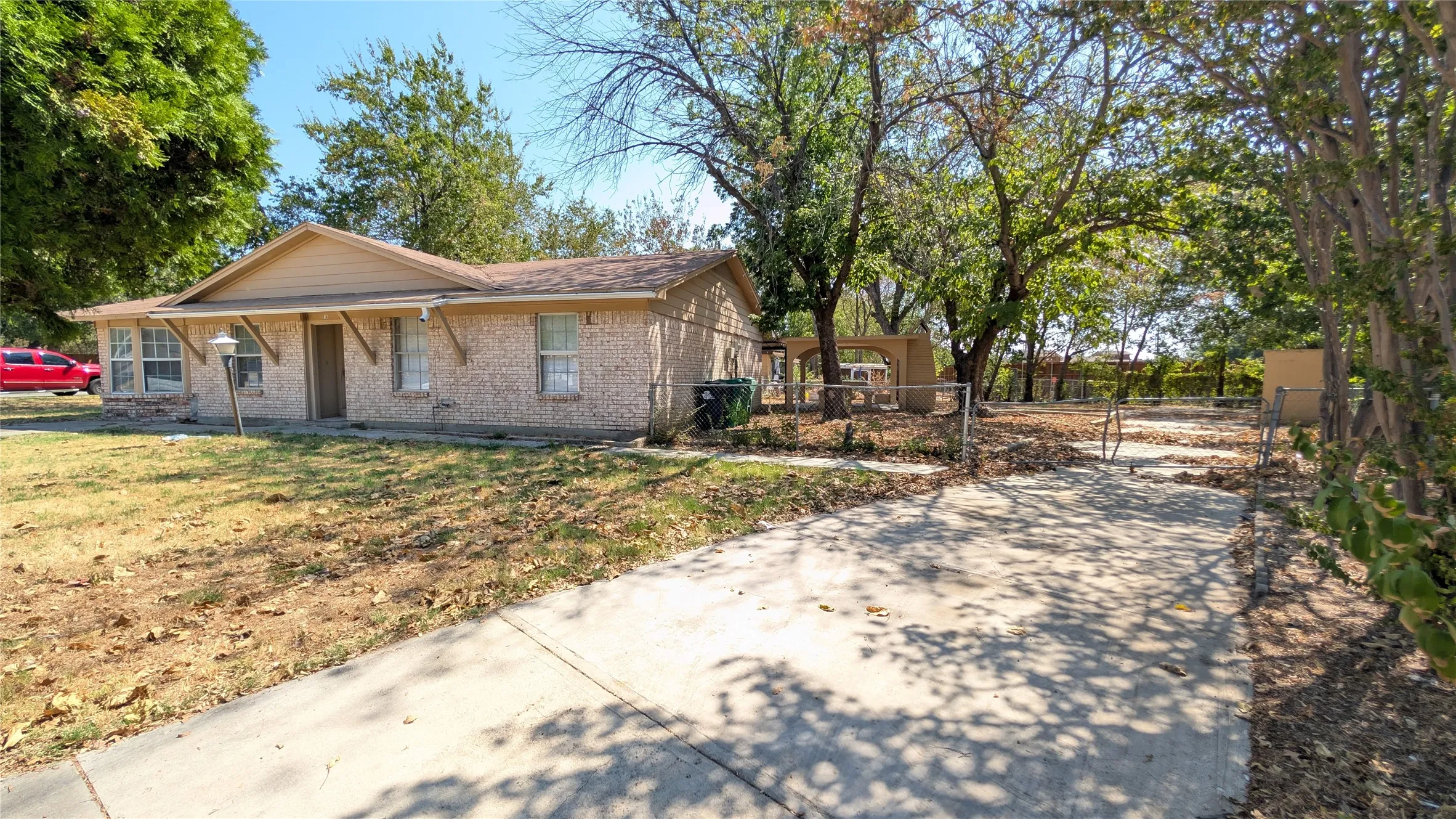 Single Family Residence For Rent in Denton County , 514 Campbell Lane, Denton, Texas 76209, 3 Bedroom, 2 Bathroom, Garage spaces, 1,480 Sqft, built in 1960, mls#21394136, Real Estate Agent in Denton, Homes For Rent in Denton county, Homes For Rent in Denton, Realtor in Denton Texas, Real Estate Brokerage Independent Realty Texas, Luminita Cordes Realtor