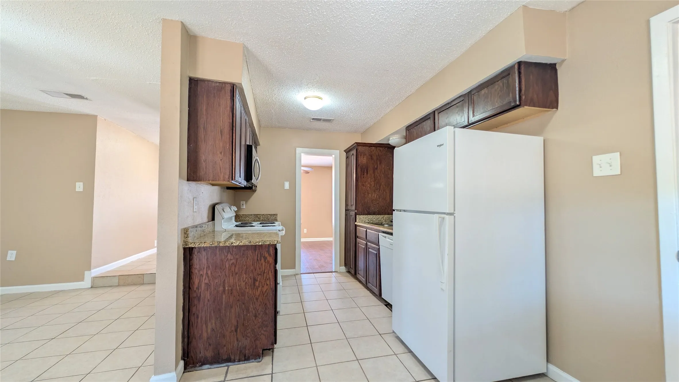Single Family Residence For Rent in Denton County , 514 Campbell Lane, Denton, Texas 76209, 3 Bedroom, 2 Bathroom, Garage spaces, 1,480 Sqft, built in 1960, mls#21394136, Real Estate Agent in Denton, Homes For Rent in Denton county, Homes For Rent in Denton, Realtor in Denton Texas, Real Estate Brokerage Independent Realty Texas, Luminita Cordes Realtor