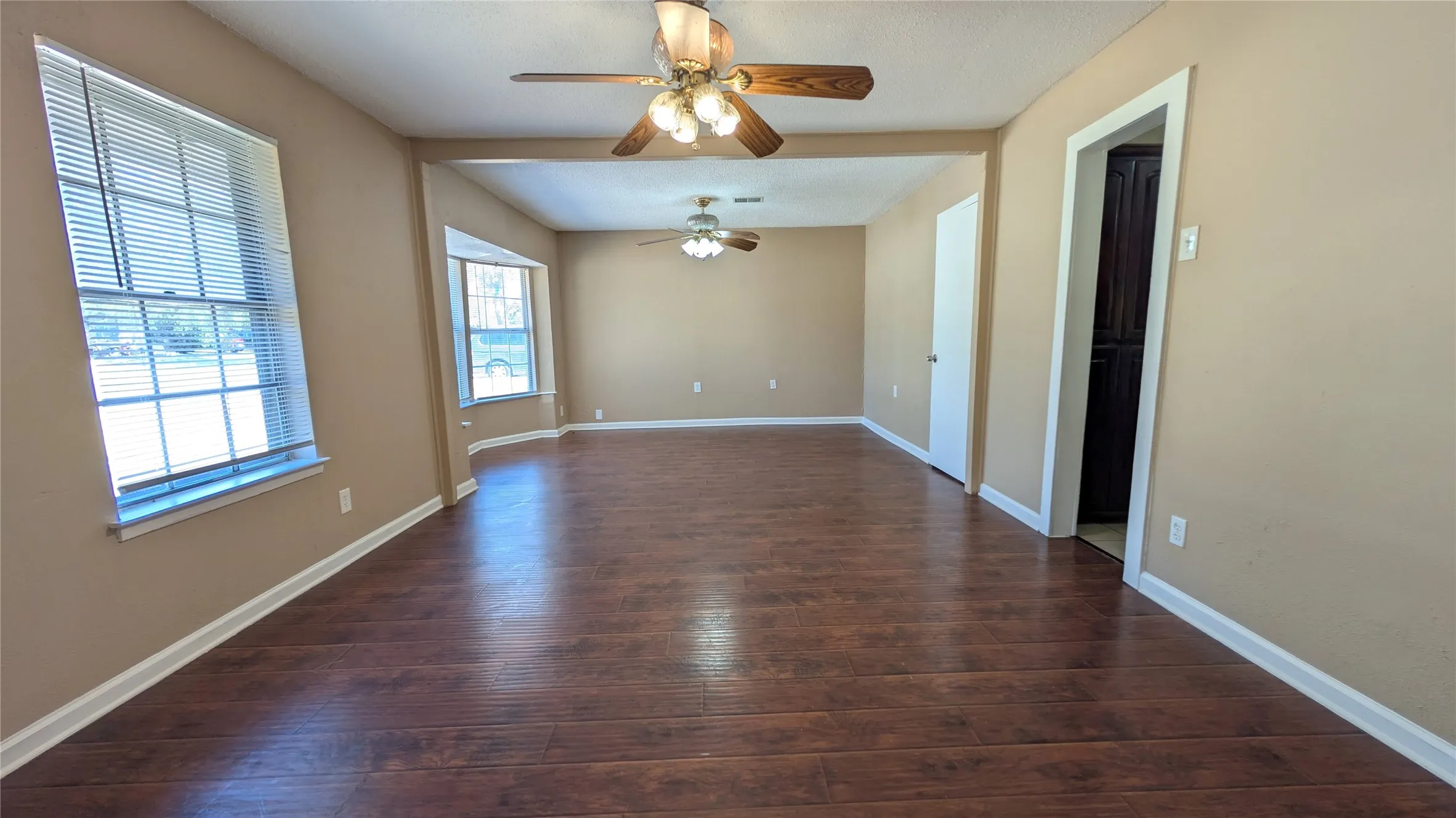 Single Family Residence For Rent in Denton County , 514 Campbell Lane, Denton, Texas 76209, 3 Bedroom, 2 Bathroom, Garage spaces, 1,480 Sqft, built in 1960, mls#21394136, Real Estate Agent in Denton, Homes For Rent in Denton county, Homes For Rent in Denton, Realtor in Denton Texas, Real Estate Brokerage Independent Realty Texas, Luminita Cordes Realtor
