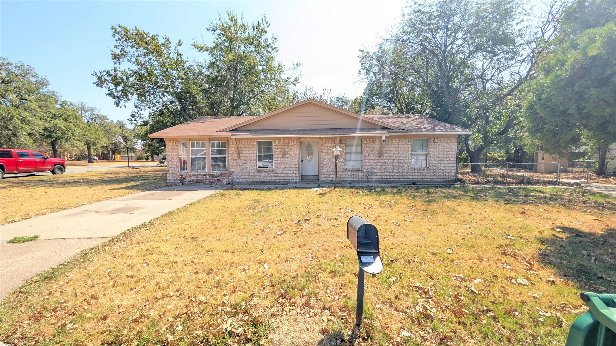 Single Family Residence For Rent in Denton County , 514 Campbell Lane, Denton, Texas 76209, 3 Bedroom, 2 Bathroom, Garage spaces, 1,480 Sqft, built in 1960, mls#21394136, Real Estate Agent in Denton, Homes For Rent in Denton county, Homes For Rent in Denton, Realtor in Denton Texas, Real Estate Brokerage Independent Realty Texas, Luminita Cordes Realtor