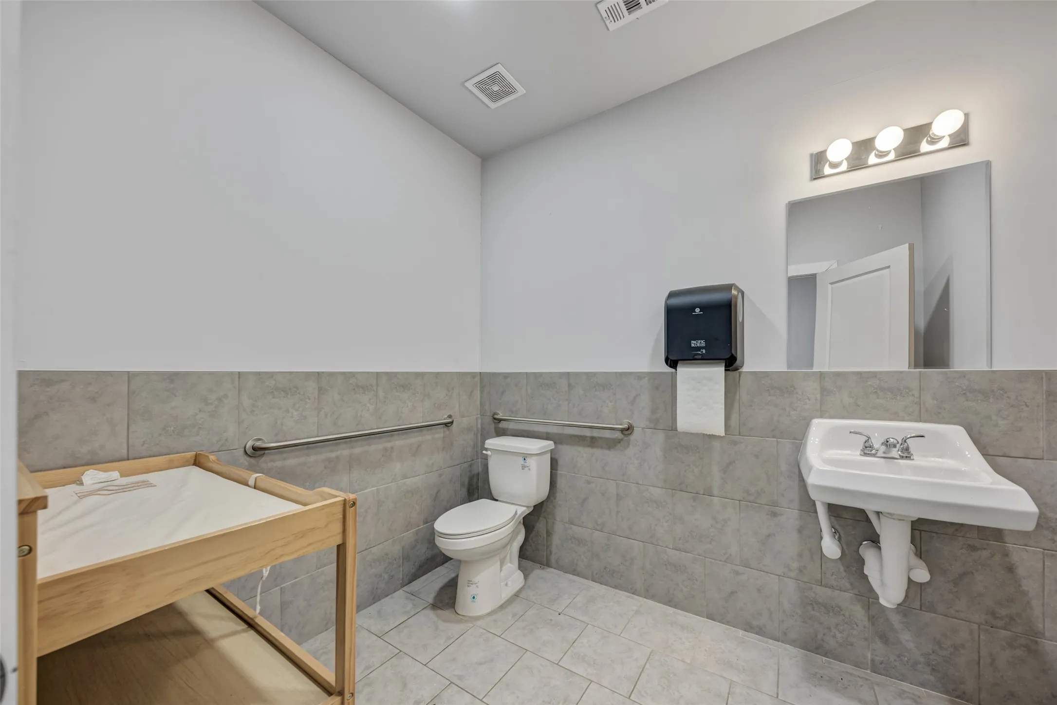 Retail For Rent in Lampasas County , 1009 E 4th Street C, D, E, Lampasas, Texas 76550, 0, 0, Garage spaces, 0 Sqft, built in 2024, mls#21393284, Real Estate Agent in Lampasas, Homes For Rent in Lampasas county, Homes For Rent in Lampasas, Realtor in Lampasas Texas, Real Estate Brokerage Independent Realty Texas, Luminita Cordes Realtor