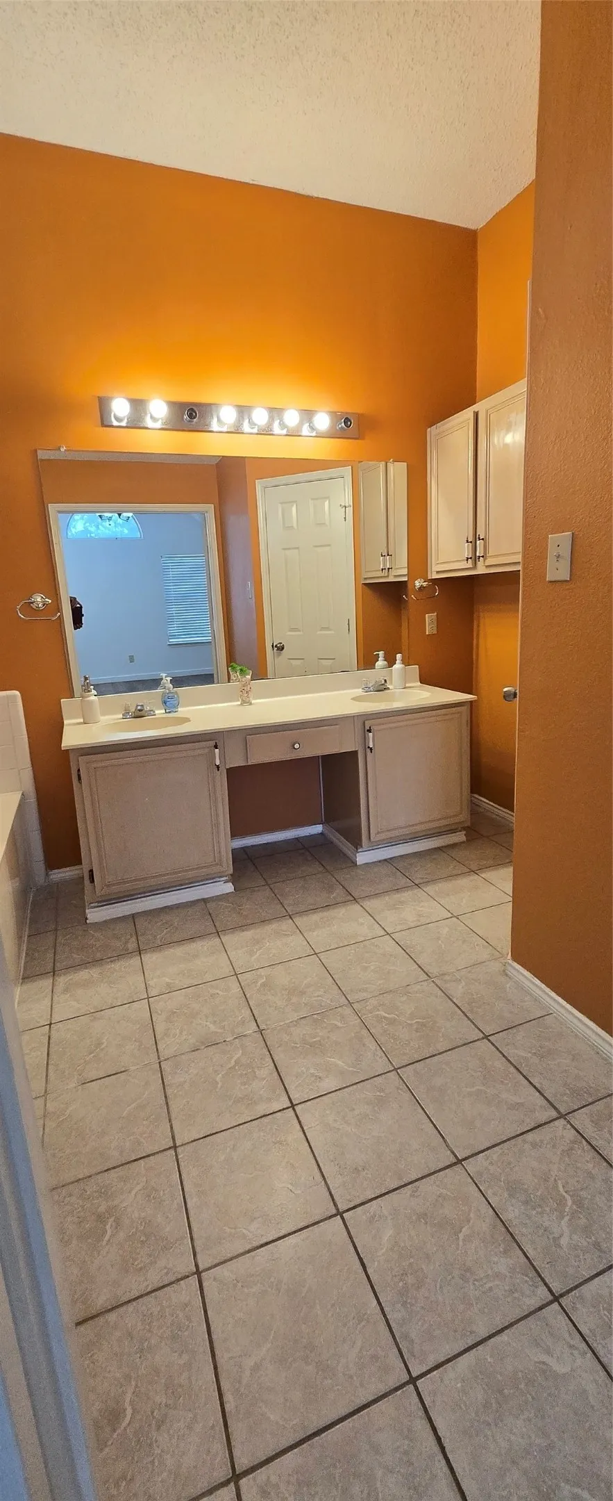 Single Family Residence For Rent in Collin County , 6941 Hickory Creek, Plano, Texas 75023, 3 Bedroom, 2 Bathroom, 2 Garage spaces, 1,612 Sqft, built in 1991, mls#21394139, Real Estate Agent in Plano, Homes For Rent in Collin county, Homes For Rent in Plano, Realtor in Plano Texas, Real Estate Brokerage Independent Realty Texas, Luminita Cordes Realtor