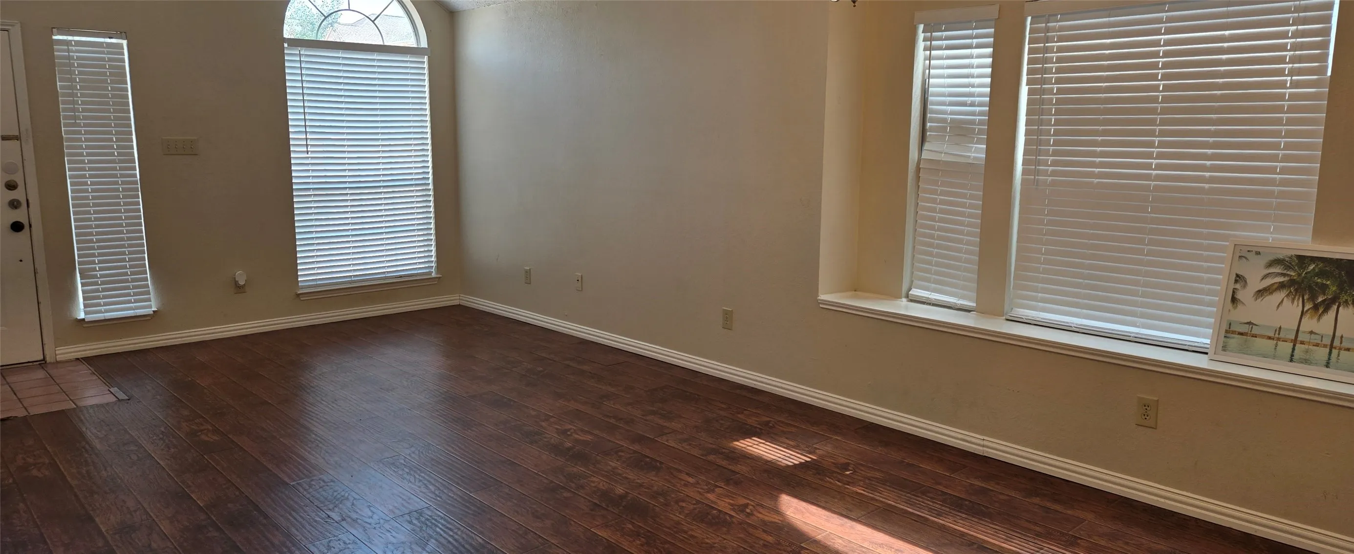 Single Family Residence For Rent in Collin County , 6941 Hickory Creek, Plano, Texas 75023, 3 Bedroom, 2 Bathroom, 2 Garage spaces, 1,612 Sqft, built in 1991, mls#21394139, Real Estate Agent in Plano, Homes For Rent in Collin county, Homes For Rent in Plano, Realtor in Plano Texas, Real Estate Brokerage Independent Realty Texas, Luminita Cordes Realtor
