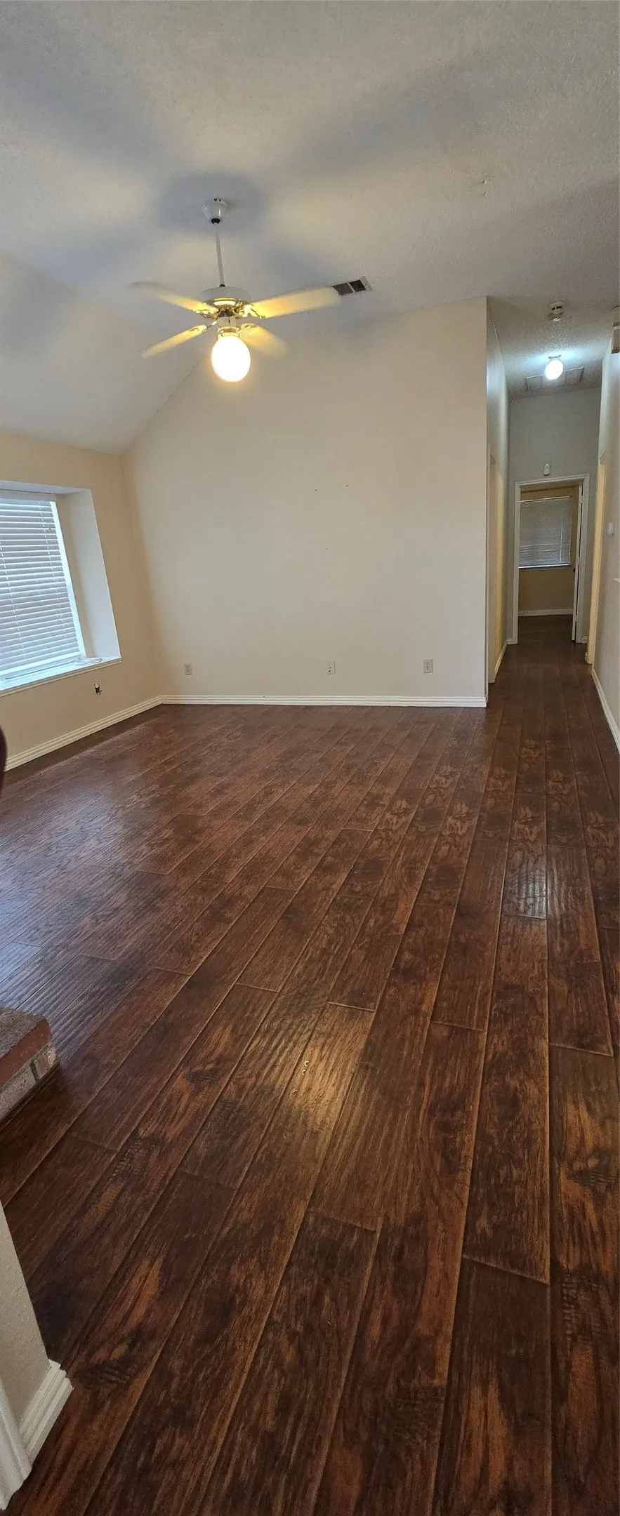 Single Family Residence For Rent in Collin County , 6941 Hickory Creek, Plano, Texas 75023, 3 Bedroom, 2 Bathroom, 2 Garage spaces, 1,612 Sqft, built in 1991, mls#21394139, Real Estate Agent in Plano, Homes For Rent in Collin county, Homes For Rent in Plano, Realtor in Plano Texas, Real Estate Brokerage Independent Realty Texas, Luminita Cordes Realtor