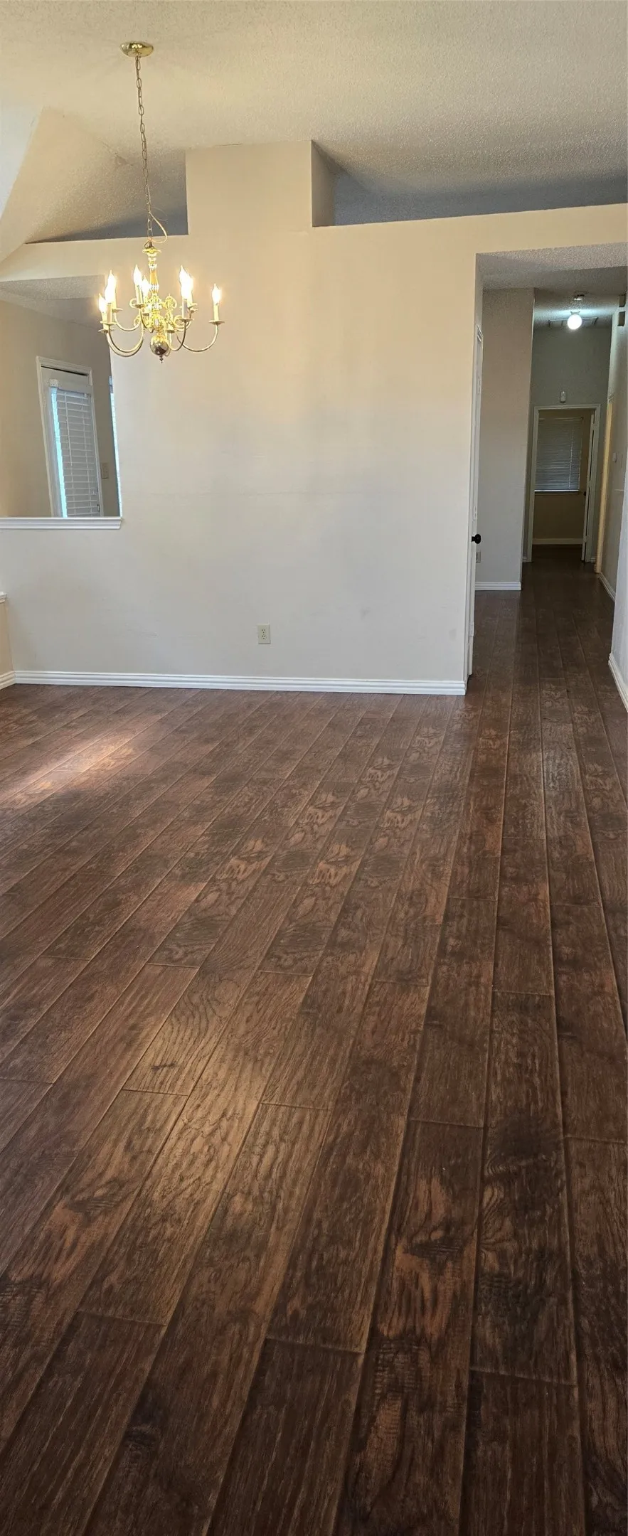 Single Family Residence For Rent in Collin County , 6941 Hickory Creek, Plano, Texas 75023, 3 Bedroom, 2 Bathroom, 2 Garage spaces, 1,612 Sqft, built in 1991, mls#21394139, Real Estate Agent in Plano, Homes For Rent in Collin county, Homes For Rent in Plano, Realtor in Plano Texas, Real Estate Brokerage Independent Realty Texas, Luminita Cordes Realtor